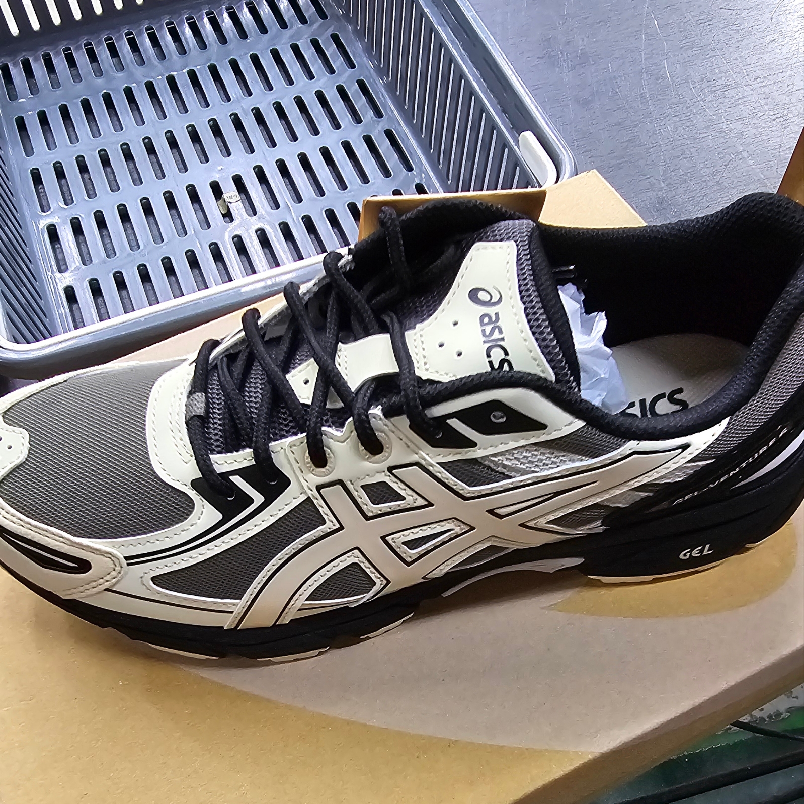 Asics Gel-Venture 6 Mink Vanila 착용 스타일 - 4