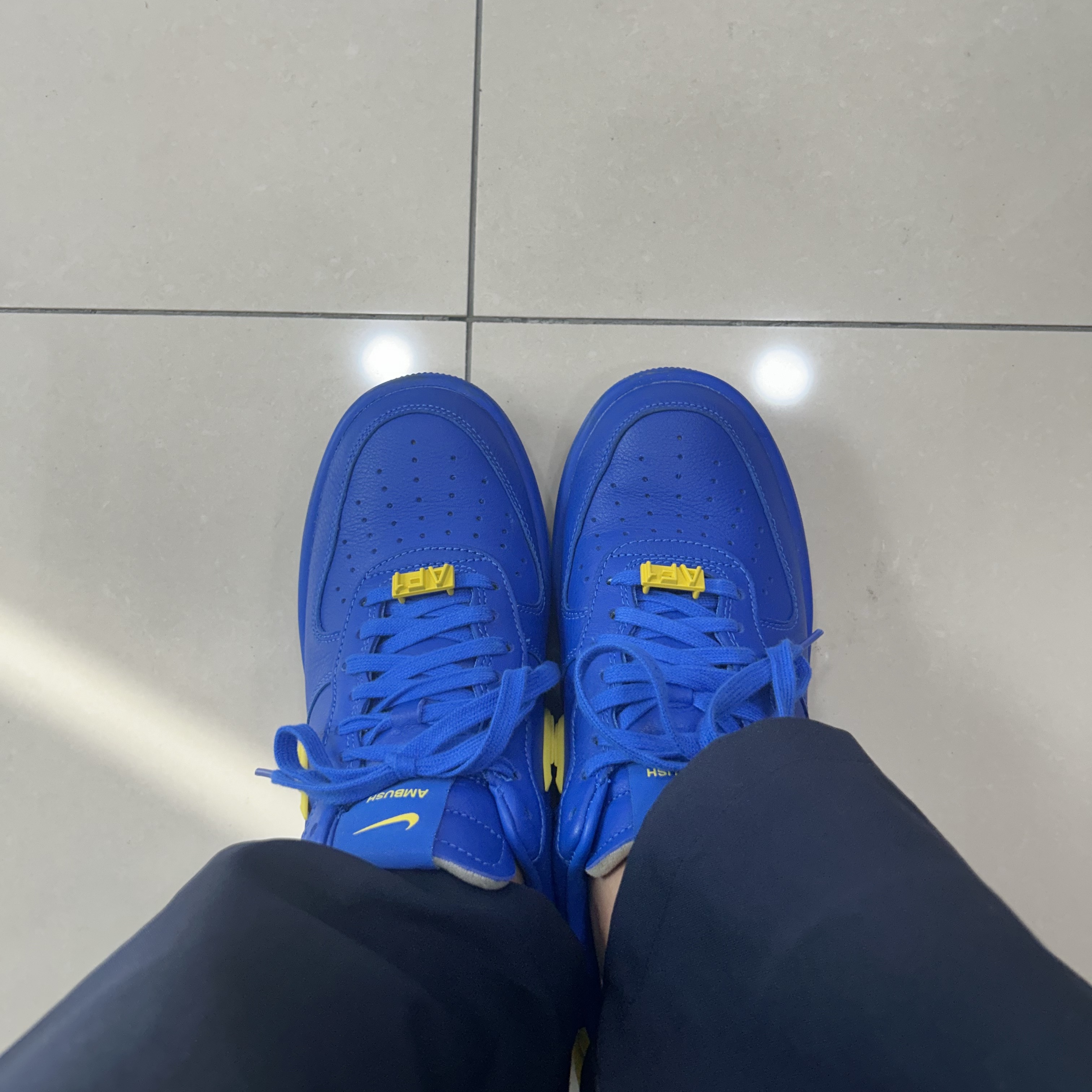 Nike x Ambush Air Force 1 Low SP Game Royal and Vivid Sulfur 착용 스타일