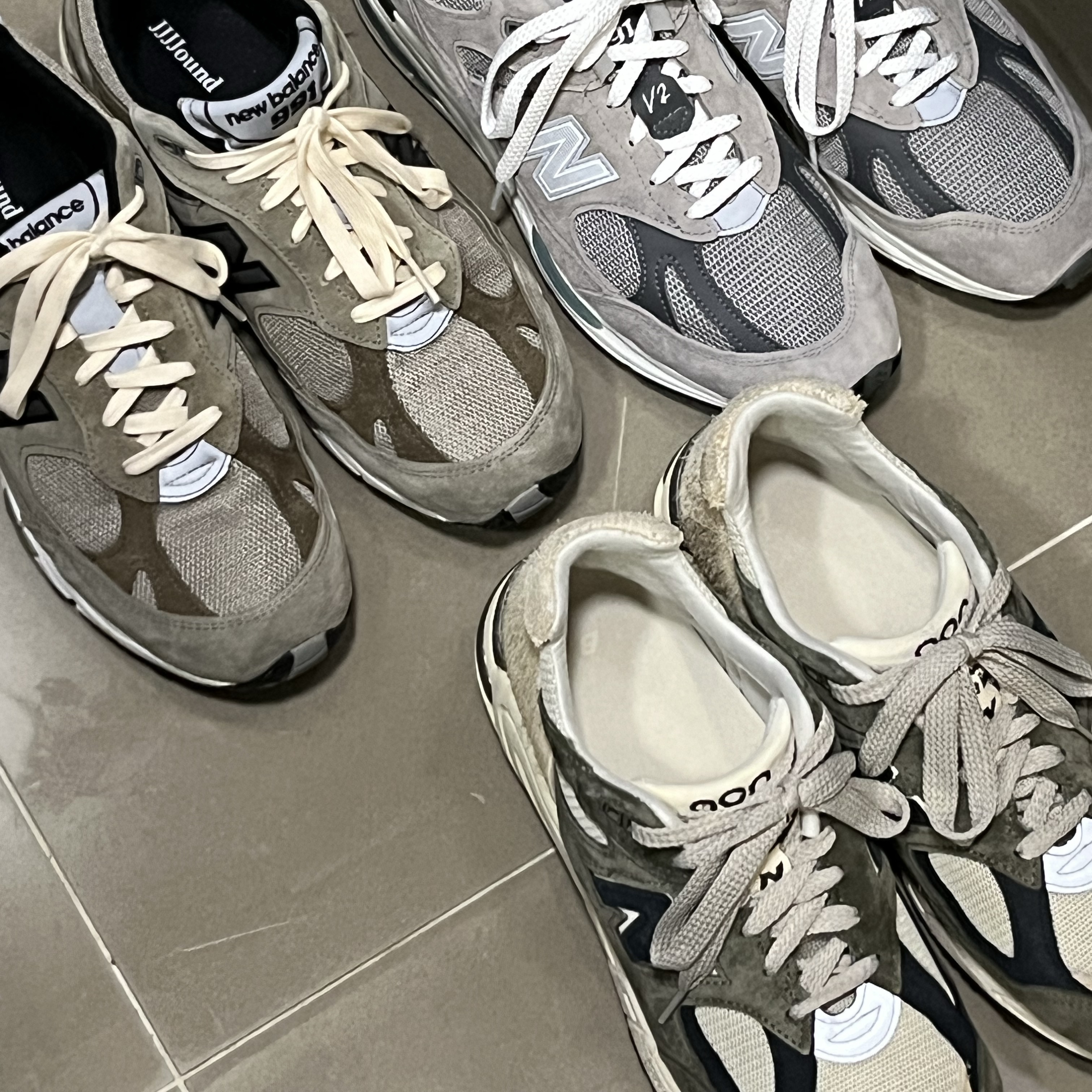 New Balance 991v2 Made in UK Rock Ridge Alloy Silver, New Balance x JJJJound 991 Made in UK Grey 착용 스타일 - 2
