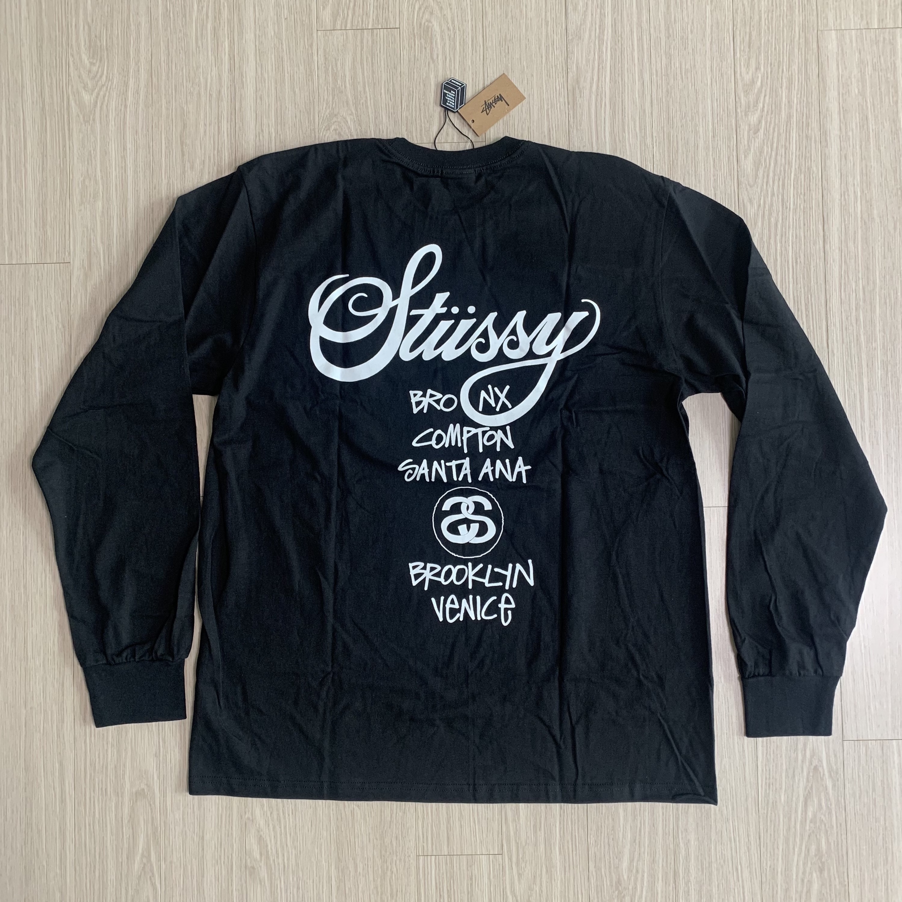 Stussy World Tour LS T-Shirt Black 착용 스타일 - 3