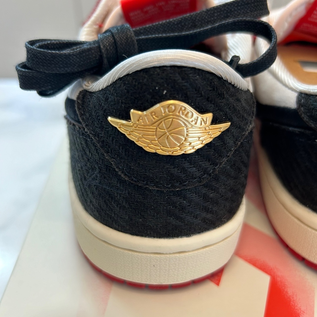 Jordan 1 x Trophy Room Retro Low OG SP Sail Varsity Red 착용 스타일 - 4