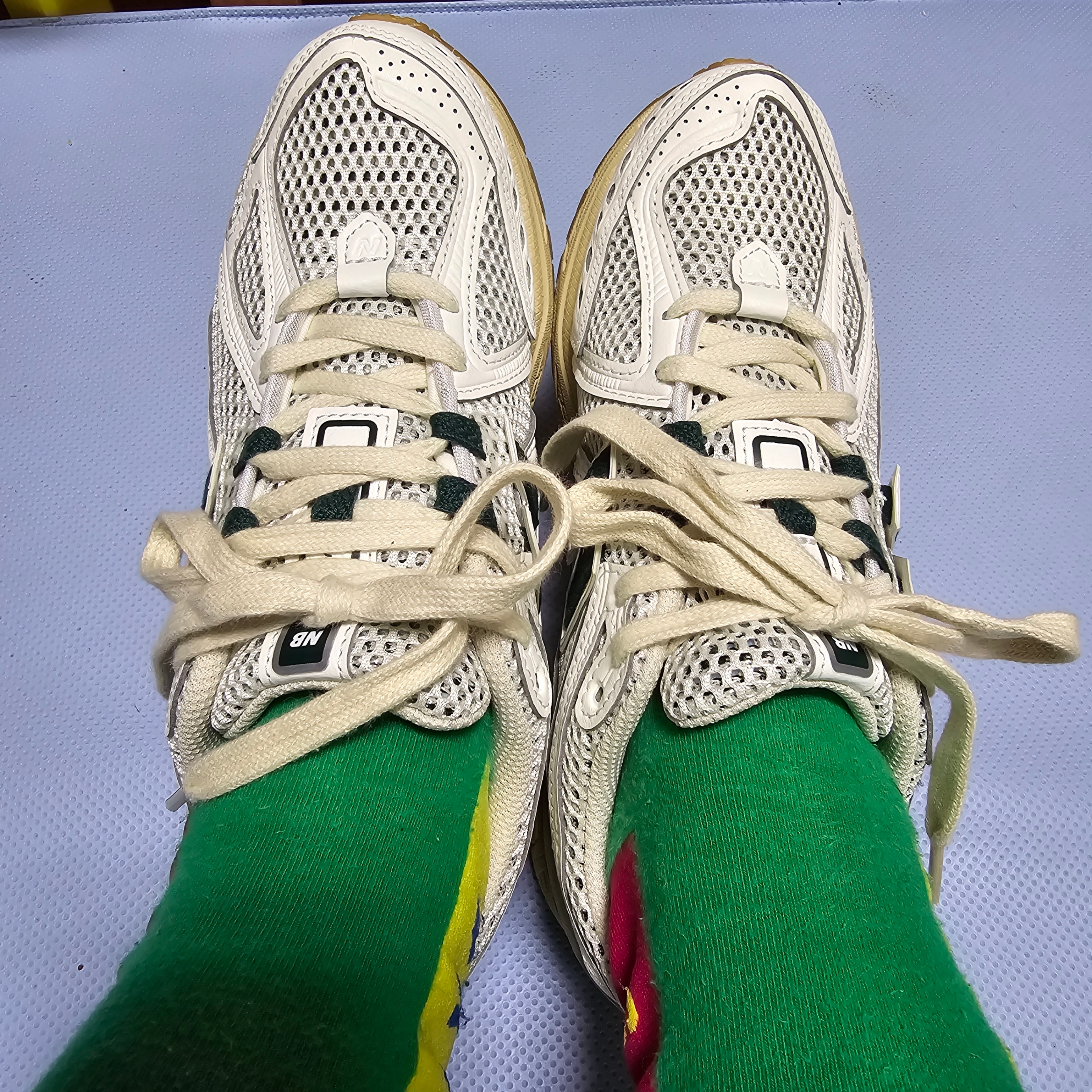 New Balance 1906R Silver Green 착용 스타일