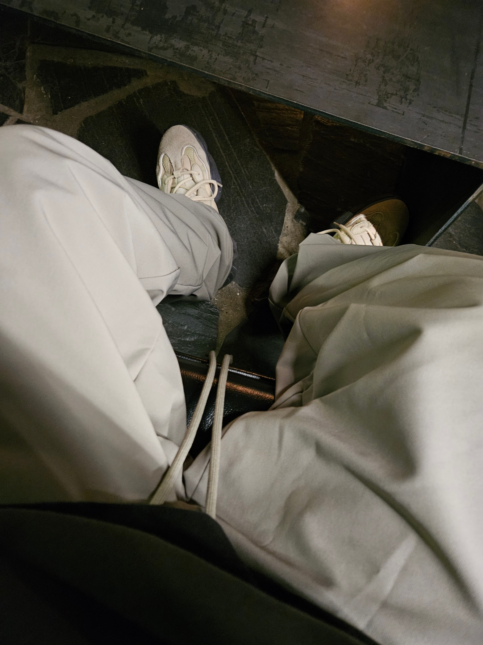 Adidas x Fear of God Athletics Relaxed Trousers Clay - KR Sizing, Adidas Yeezy 500 High Shale Warm 착용 스타일