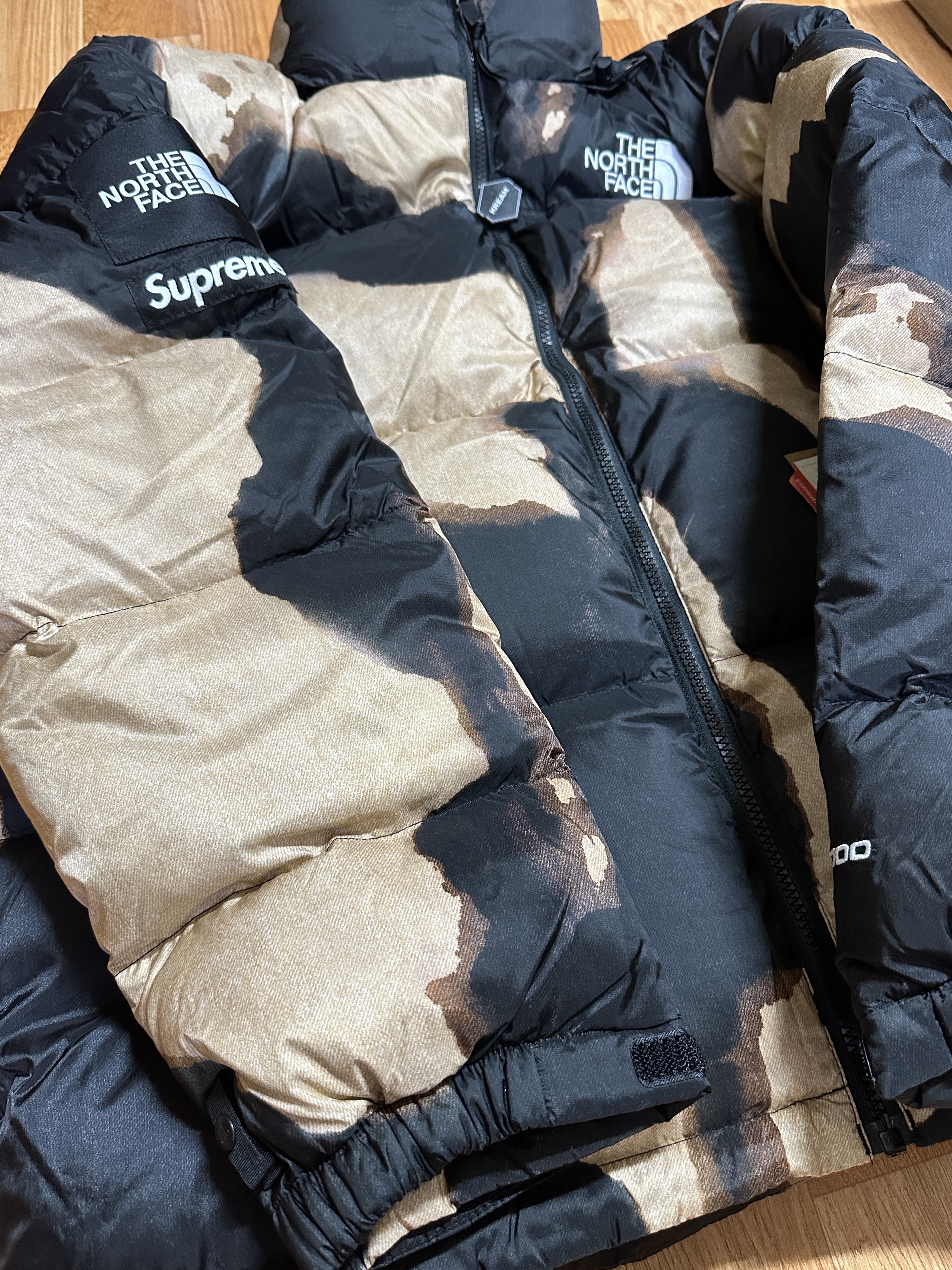 Supreme x The North Face Bleached Denim Print Nuptse Jacket Black - 21FW 착용 스타일