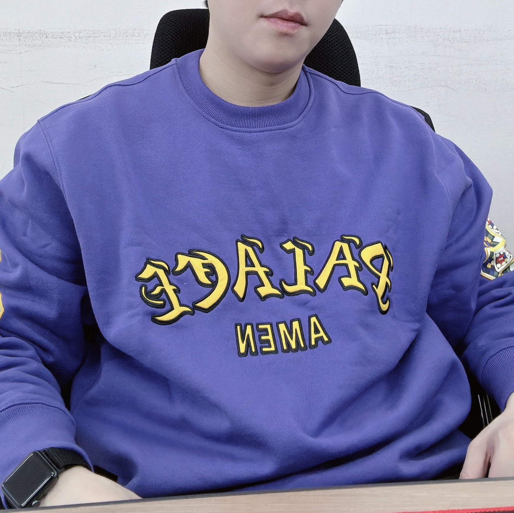 Palace Saints Crew Deeper Blue - 24SS 착용 스타일 - 2