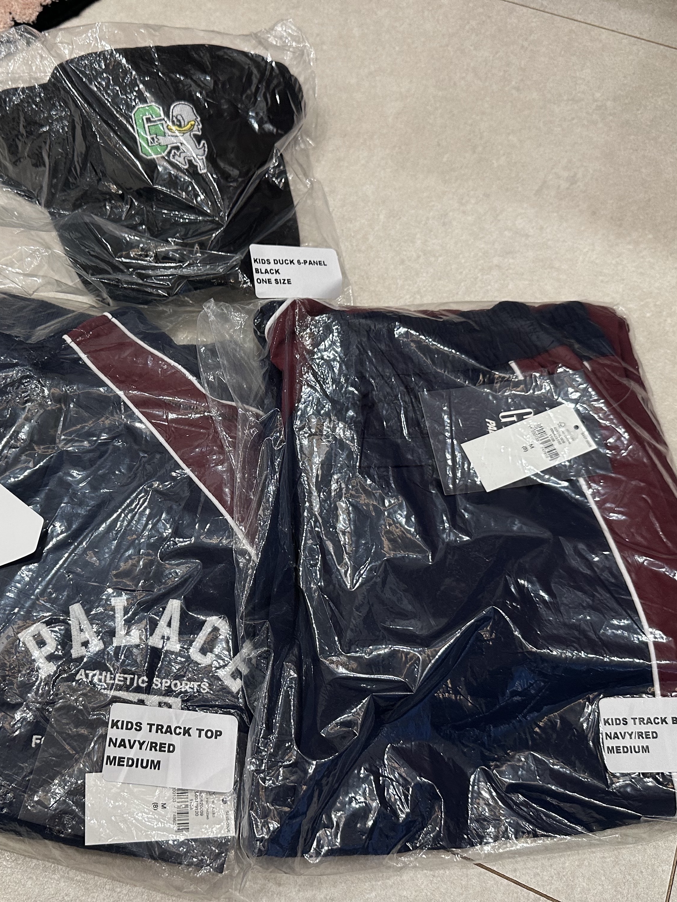 (Kids) Palace x Gap Nylon Track Top Navy Red - 24SS, Palace x Gap Nylon Track Top Navy Red - 24SS 착용 스타일 - 8