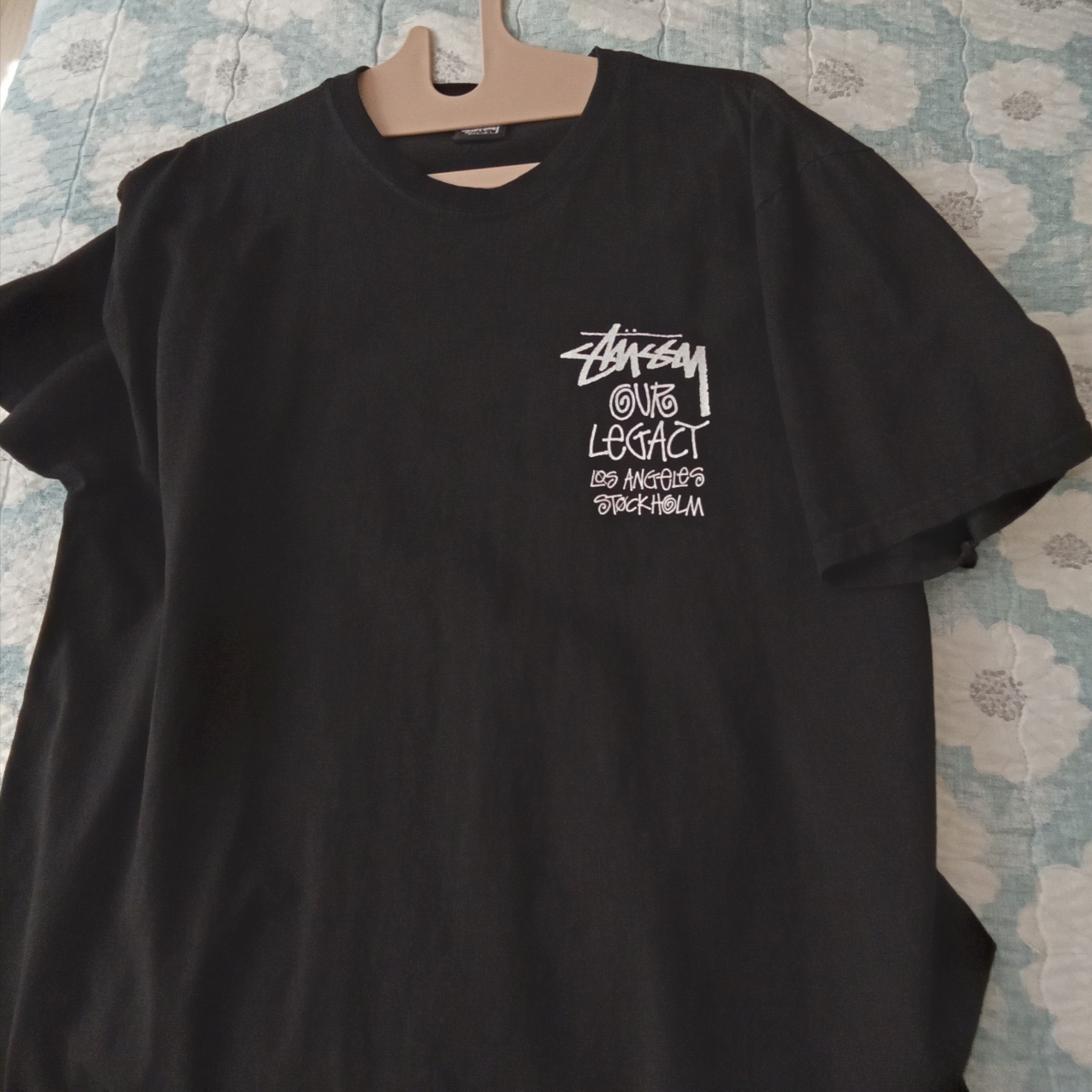 Stussy x Our Legacy Surfman Pigment Dyed T-Shirt Black 착용 스타일