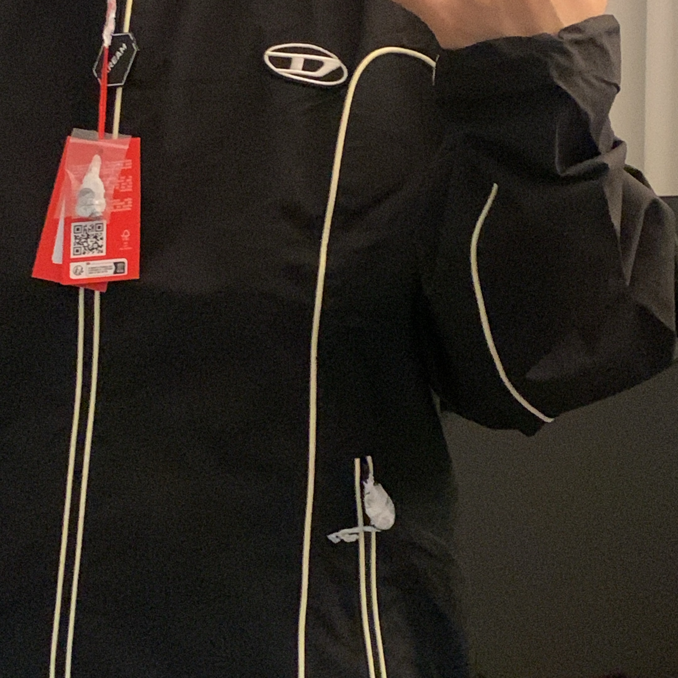 Diesel J-Hives Windbreaker with Contrast Piping Black 착용 스타일 - 1