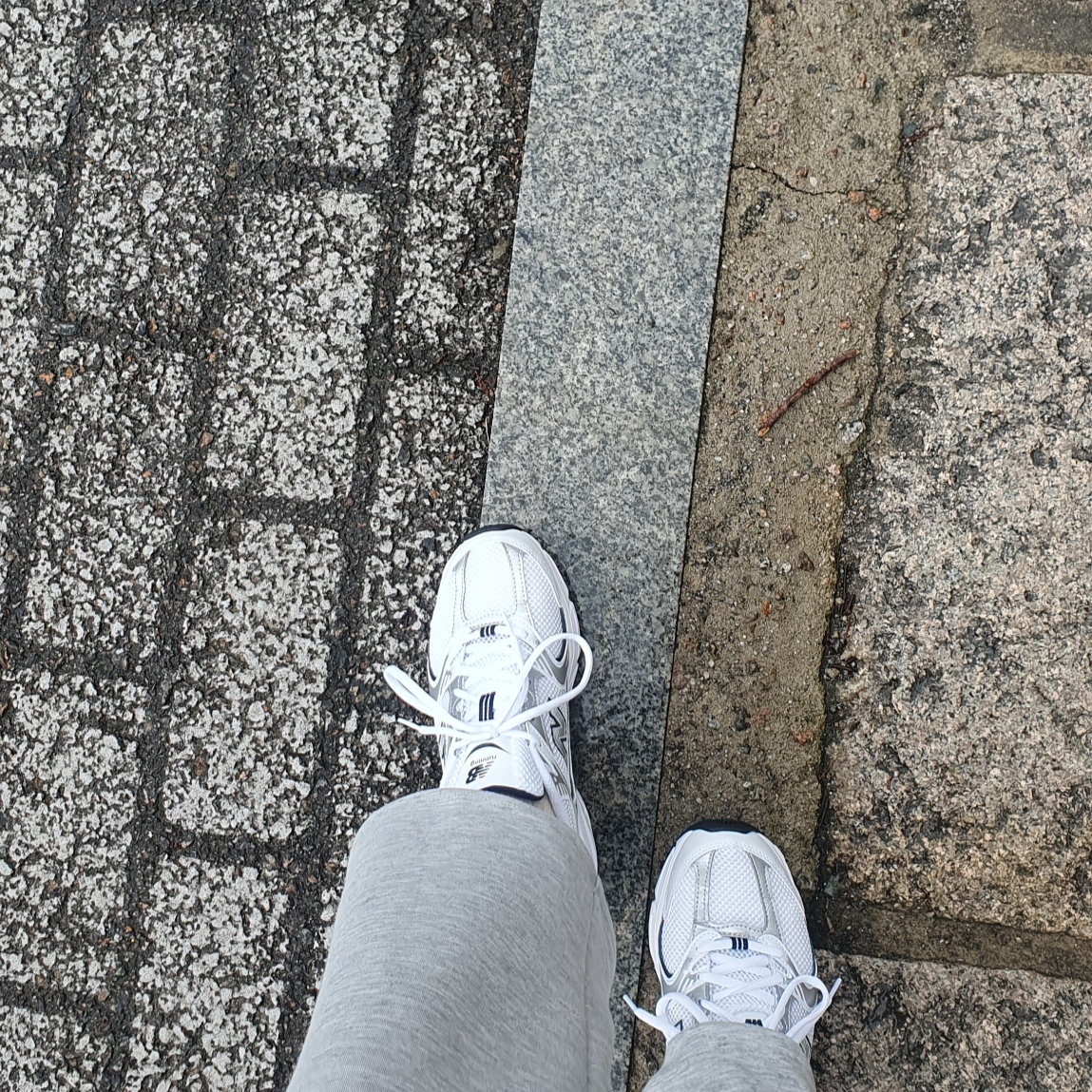 New Balance 530 White 착용 스타일