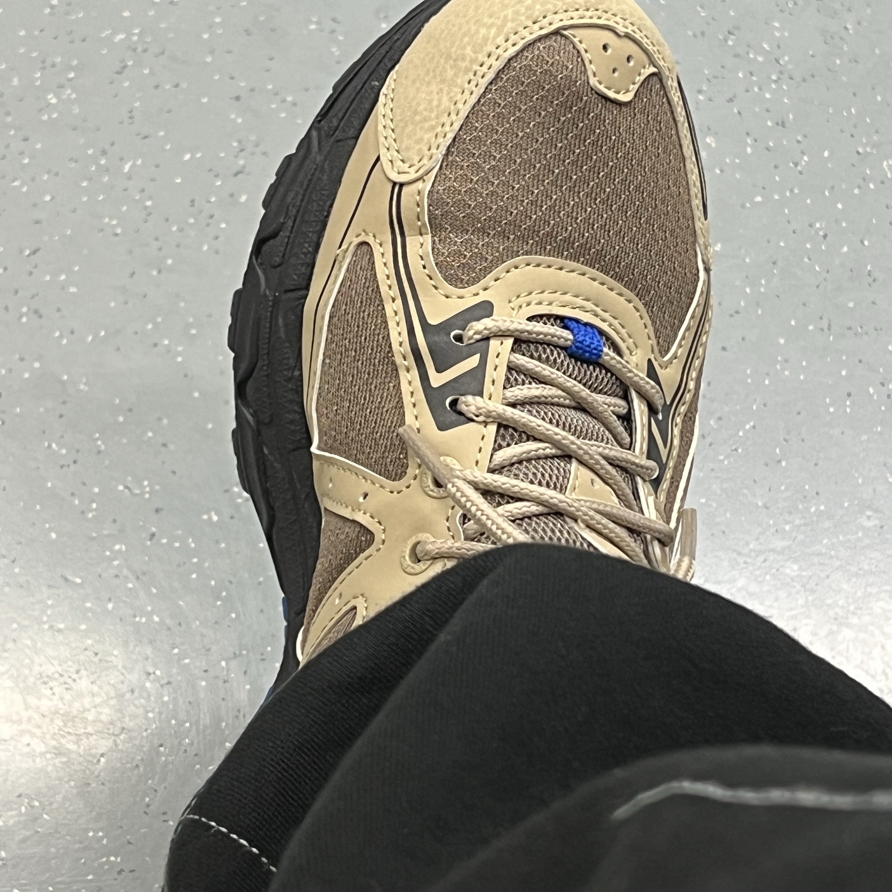 Asics Gel-Venture 6 SPS Pepper Black 착용 스타일 - 1