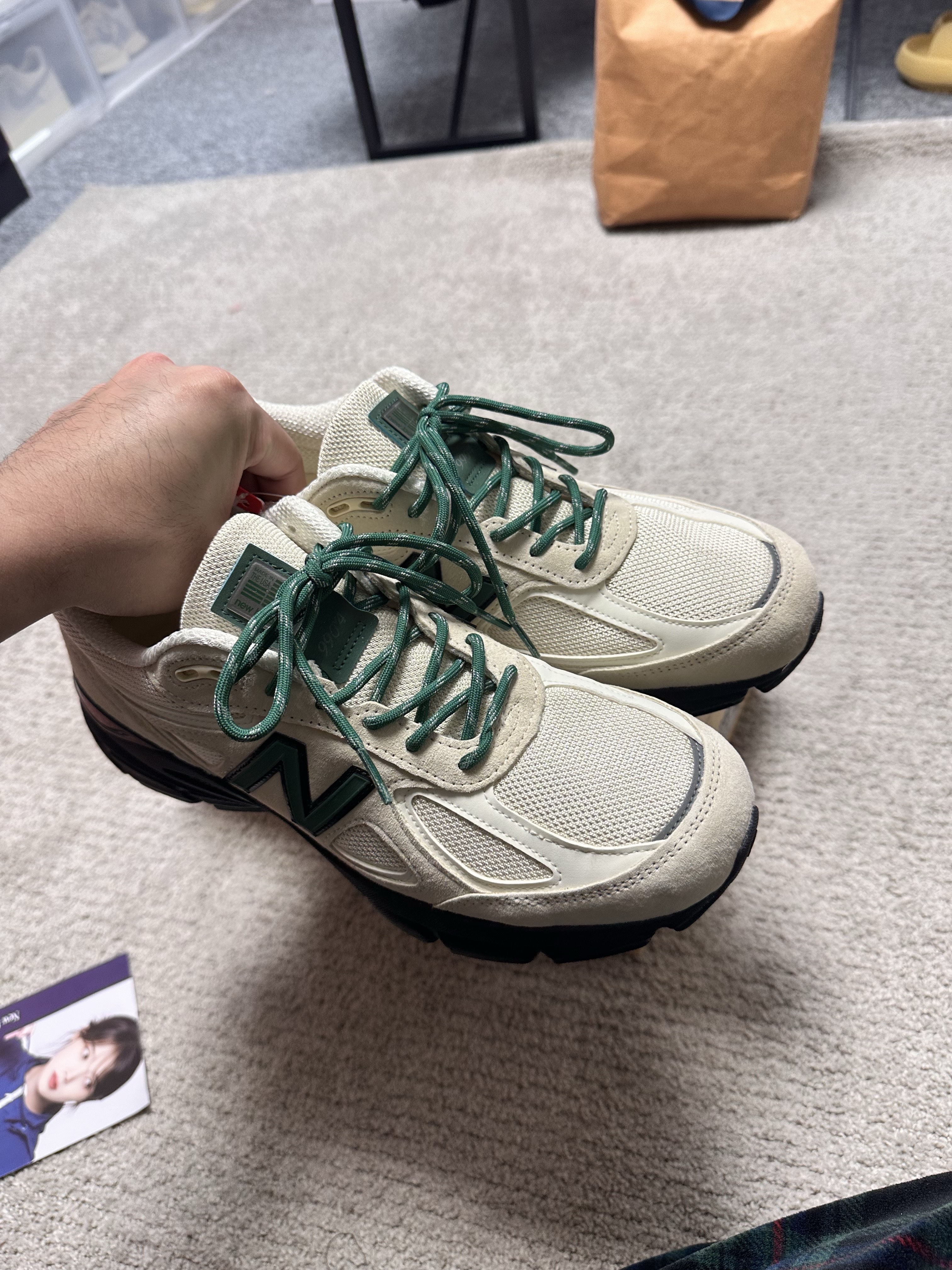 New Balance 990v4 Made in USA Macadamia Nut 착용 스타일 - 4