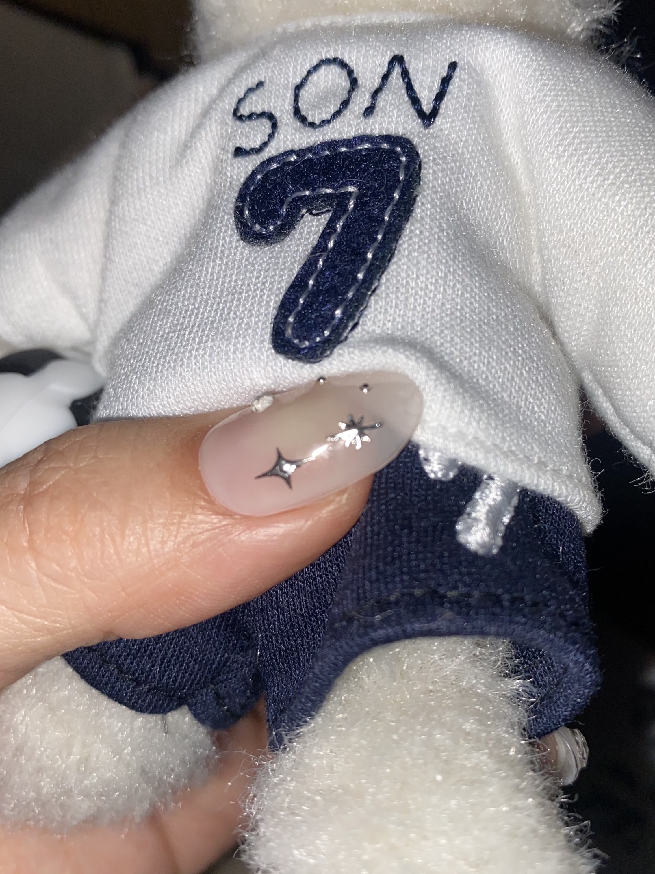 [예약 배송] NOS7 x Monamhee SON.hee Cream, Monamhee Creami Keyring Cream - KREAM Exclusive 착용 스타일 - 3