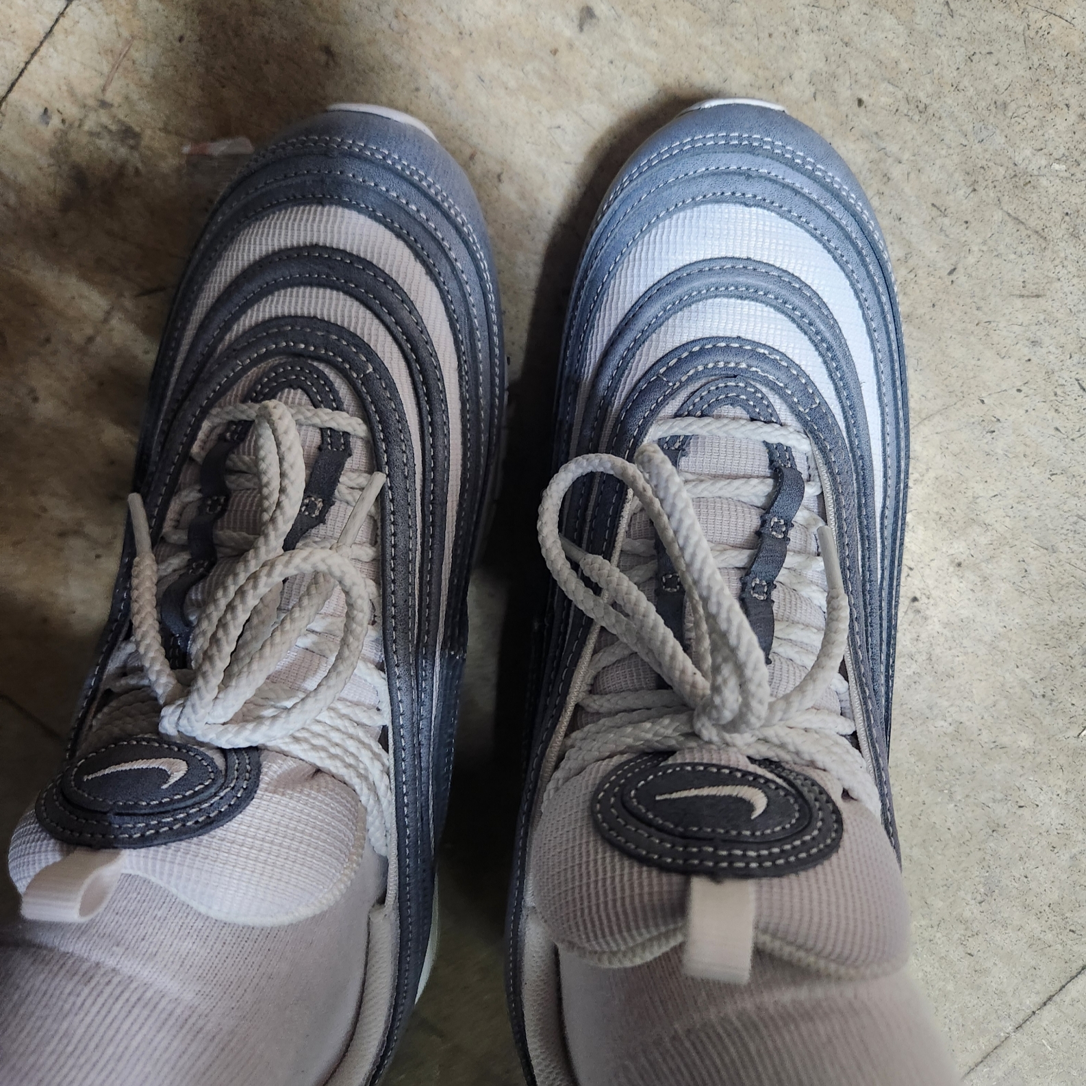 Nike x Comme des Garcons Air Max 97 Glacier Grey 착용 스타일 - 2