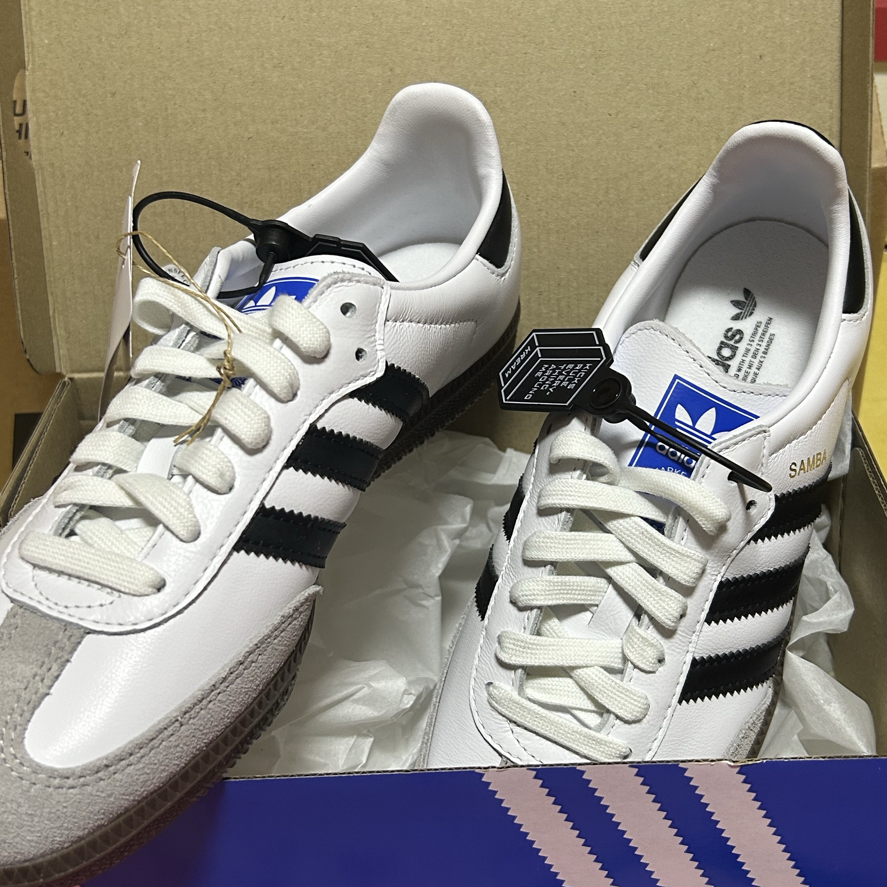 Adidas Samba OG Cloud White 착용 스타일 - 2