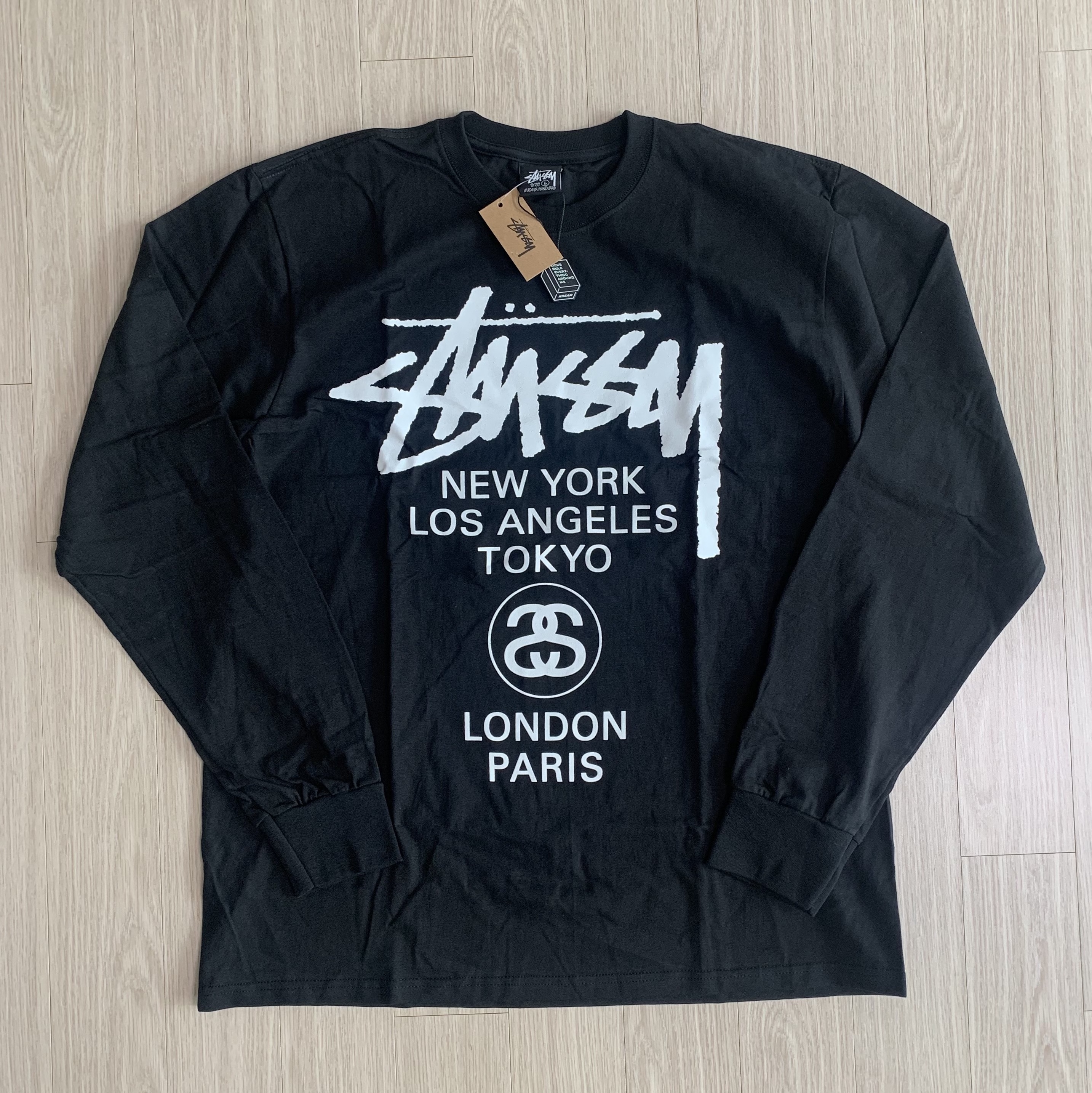 Stussy World Tour LS T-Shirt Black 착용 스타일 - 1
