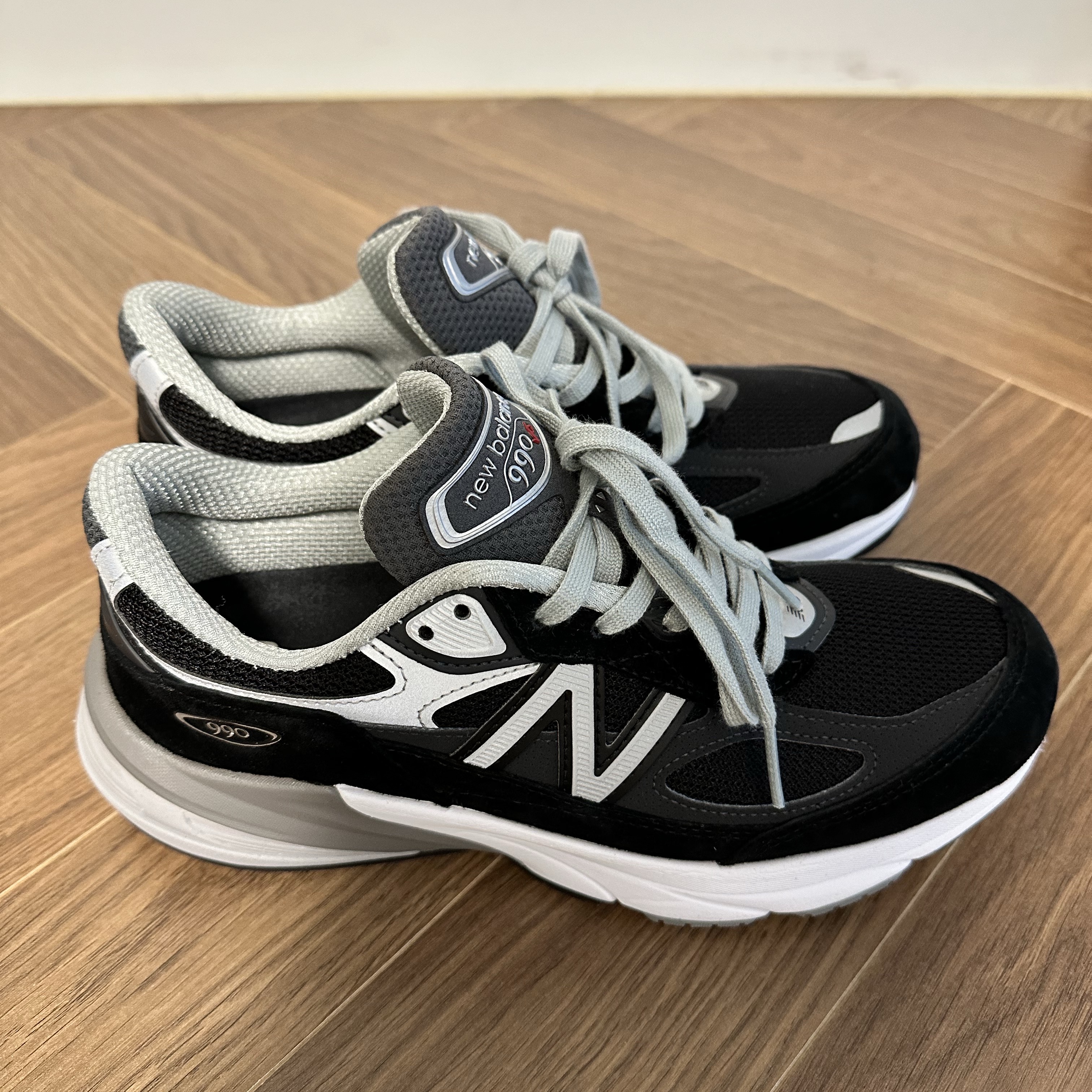 (W) New Balance 990v6 Made in USA Black White - B Standard 착용 스타일 - 1