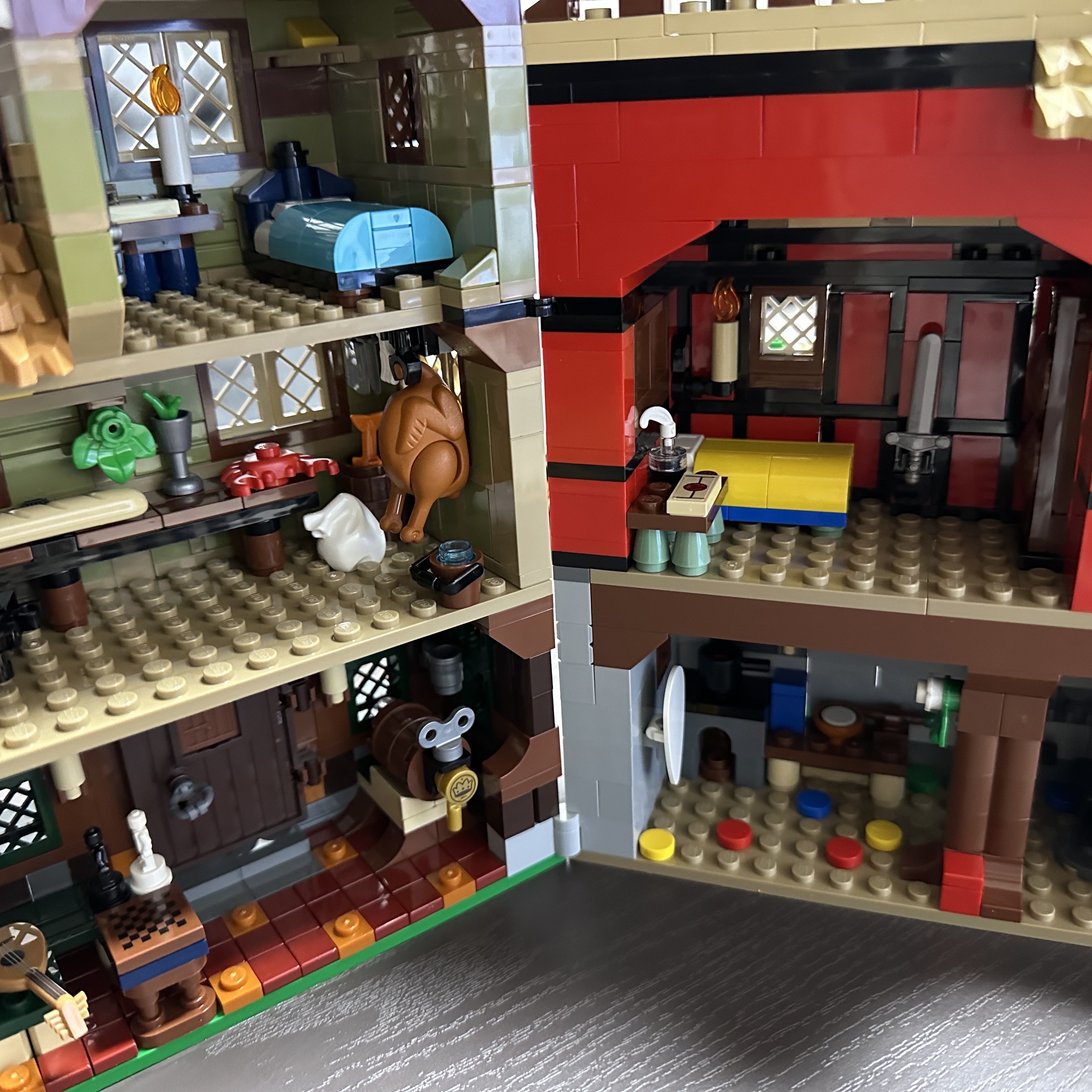 Lego Medieval Town Square 착용 스타일 - 3