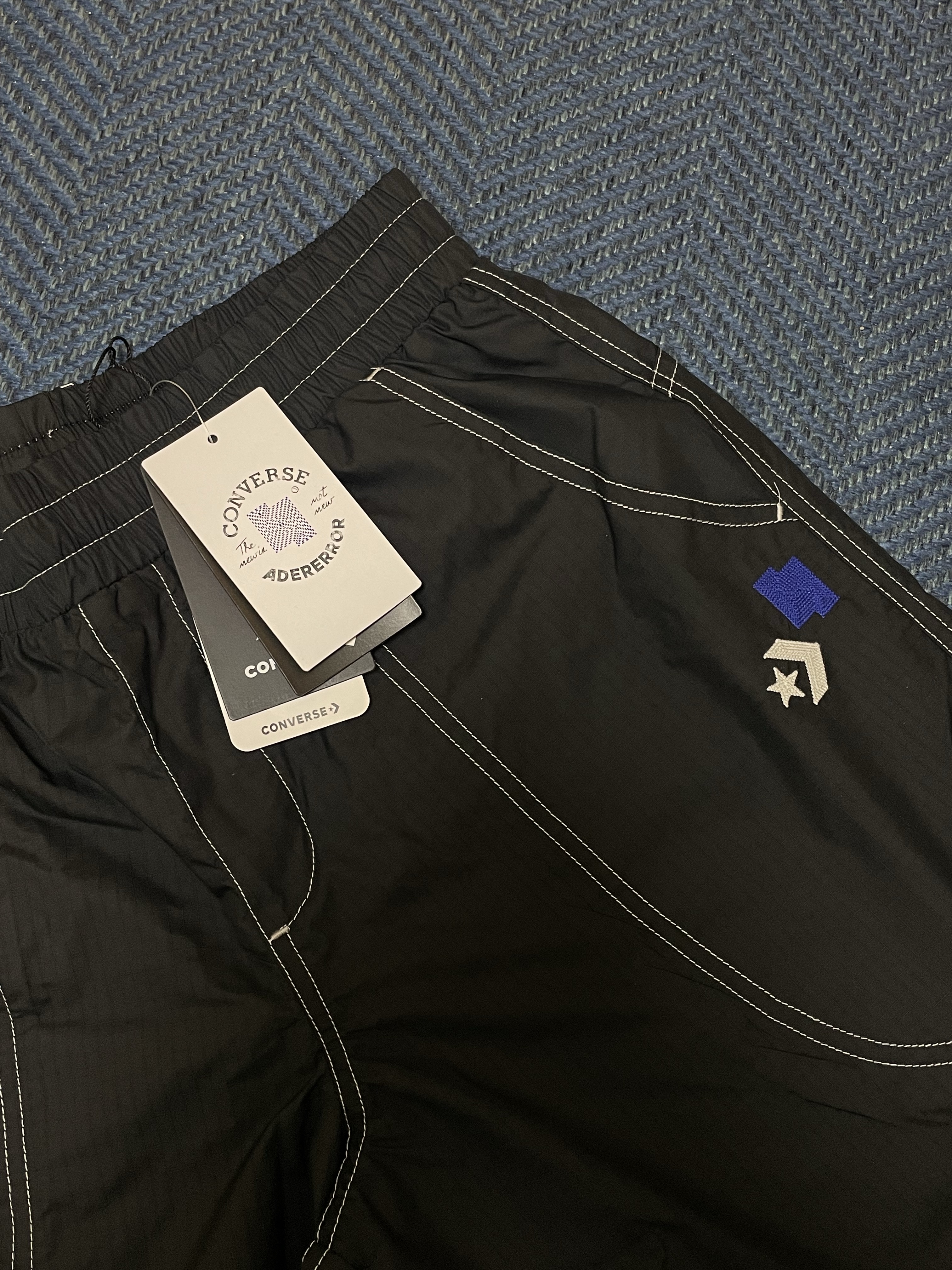 Converse x Ader Error Shapes Shorts Black 착용 스타일 - 3