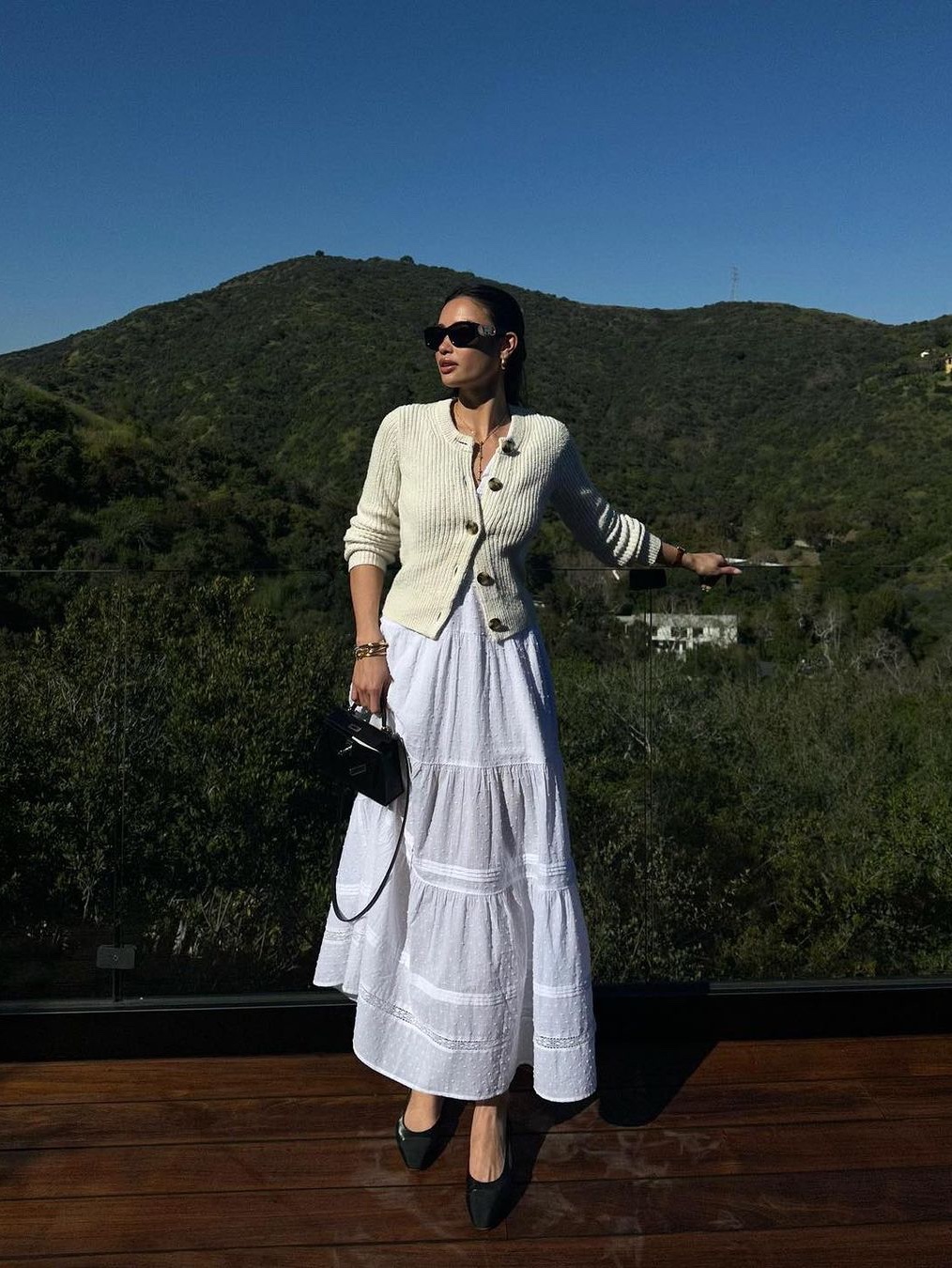 [KREAM 단독] Maison Cleo Women White Cotton English Embroidered Flared Mid-Length Skirt White, Saenginstudios Corset Shirring Ruffle Skirt White 착용 스타일 - 6