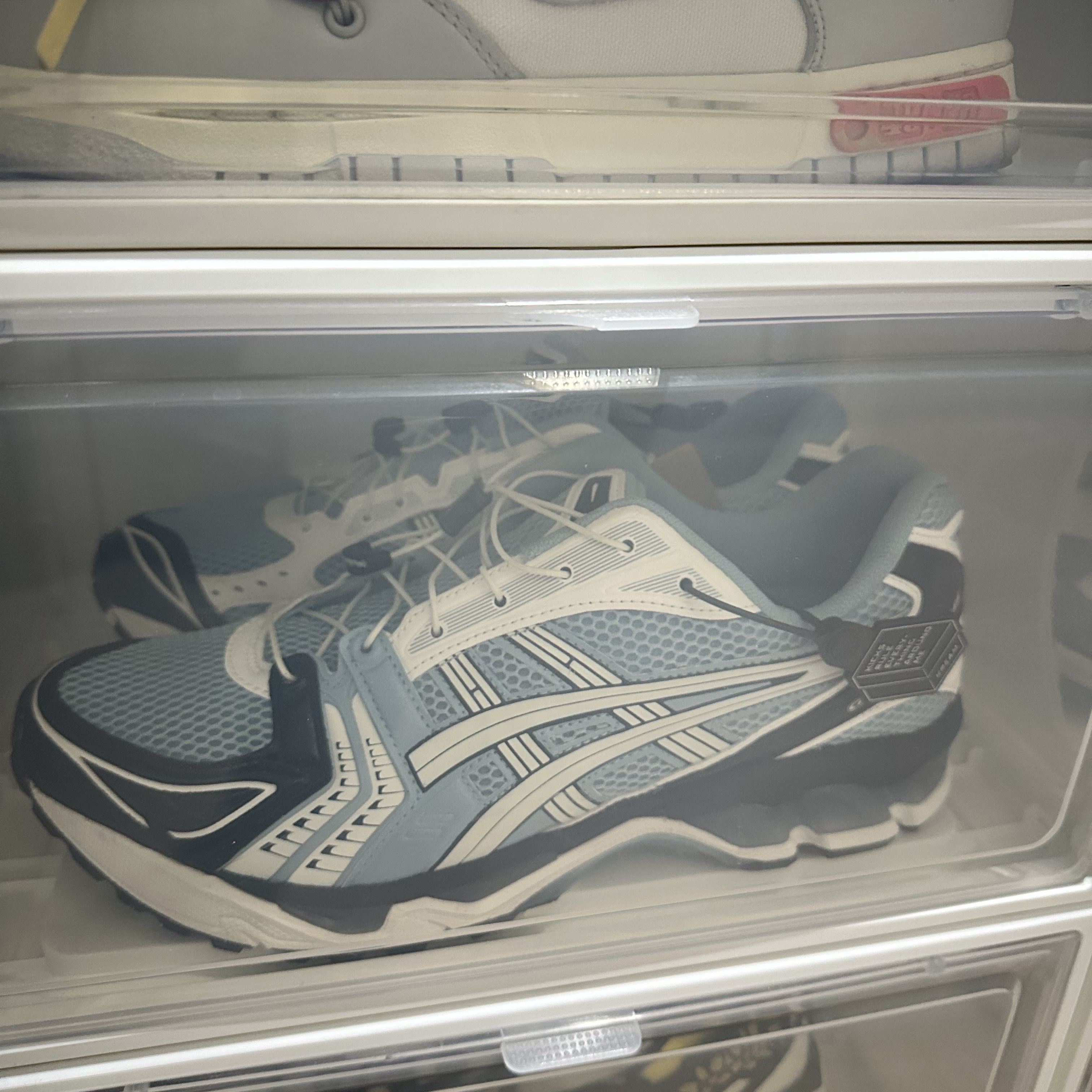 Asics Unlimited Gel-Kayano 14 Mist Cream 착용 스타일
