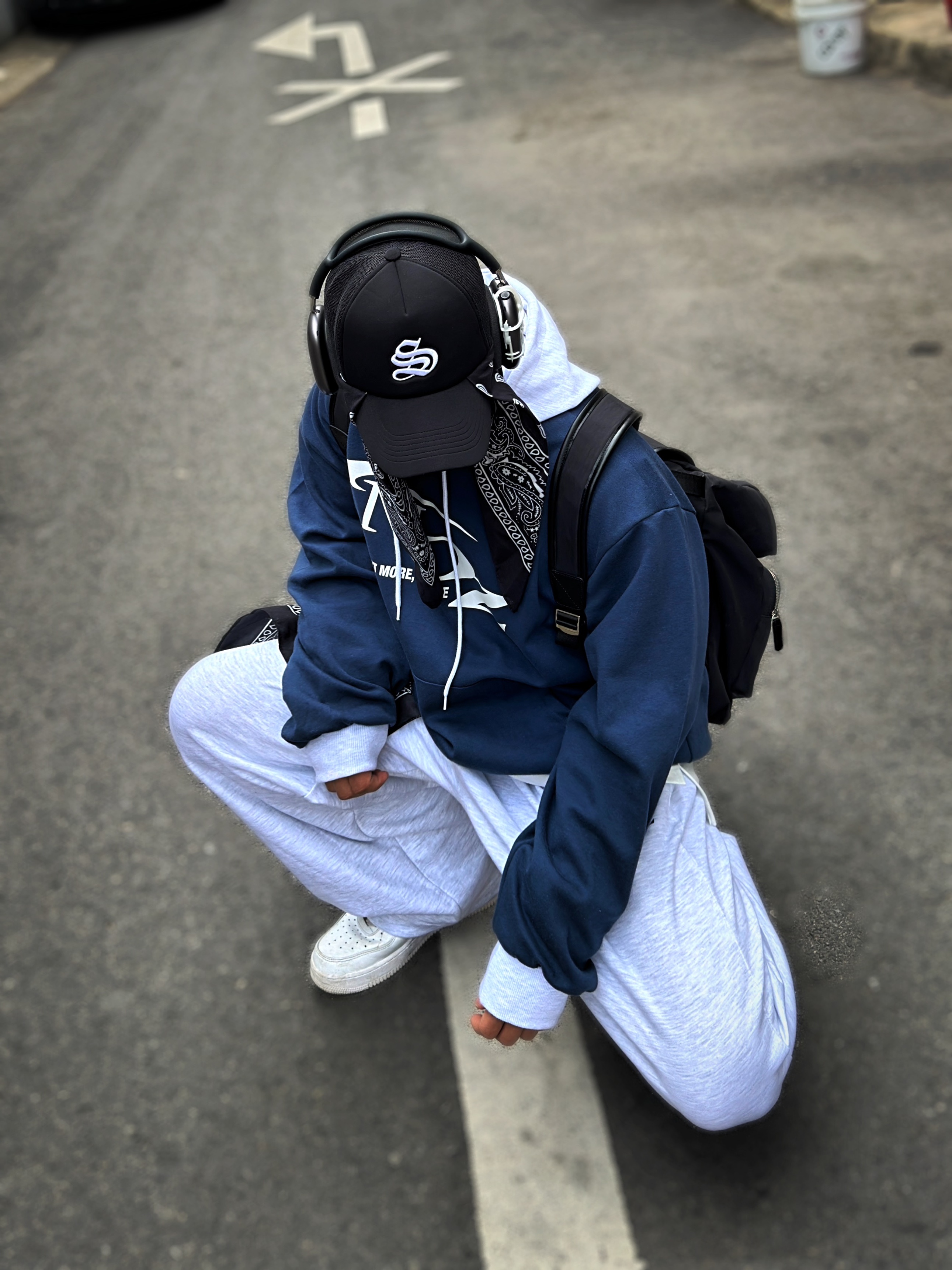 Test Artifact Era Origin Max 002x White, Apple AirPods Max Lightning Space Gray (Korean Ver.) 착용 스타일 - 3