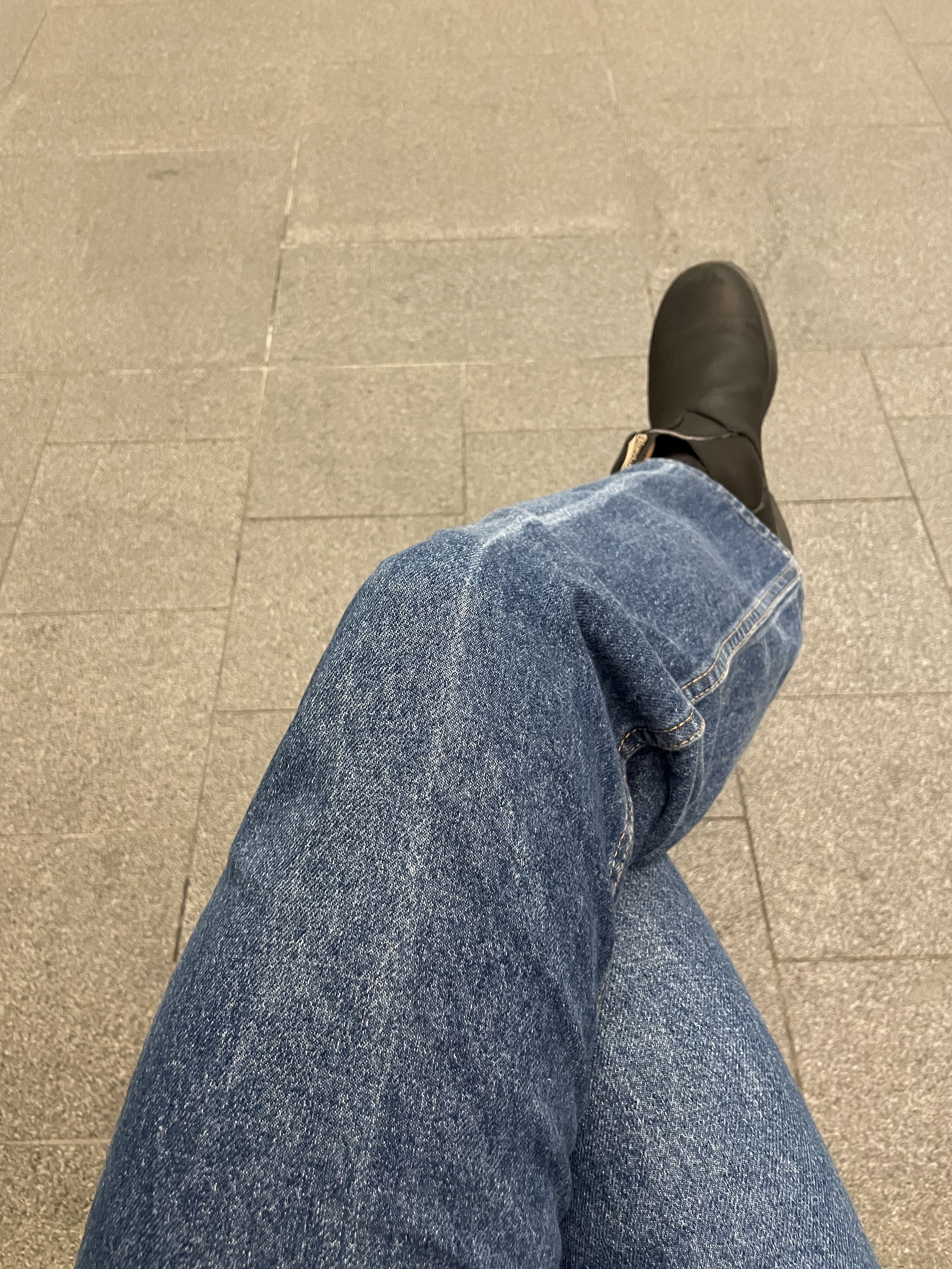 BLUNDSTONE Originals 510 Chelsea Boots Black 착용 스타일
