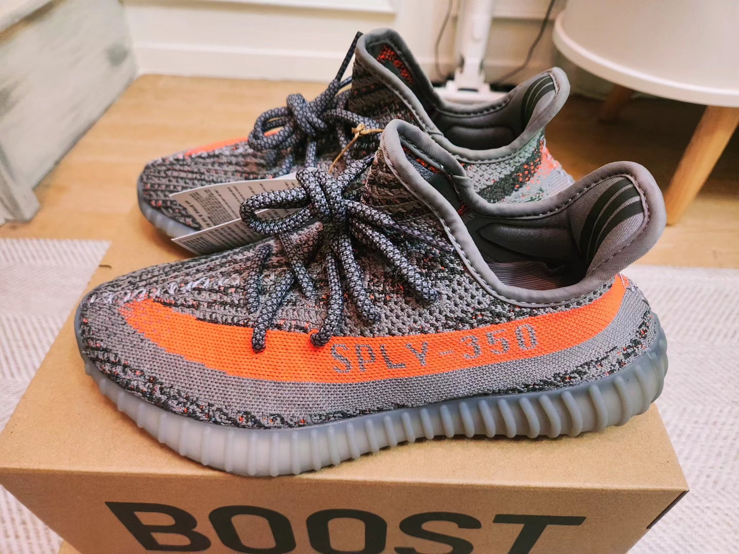 Adidas Yeezy Boost 350 V2 Beluga - Reflective 착용 스타일 - 3