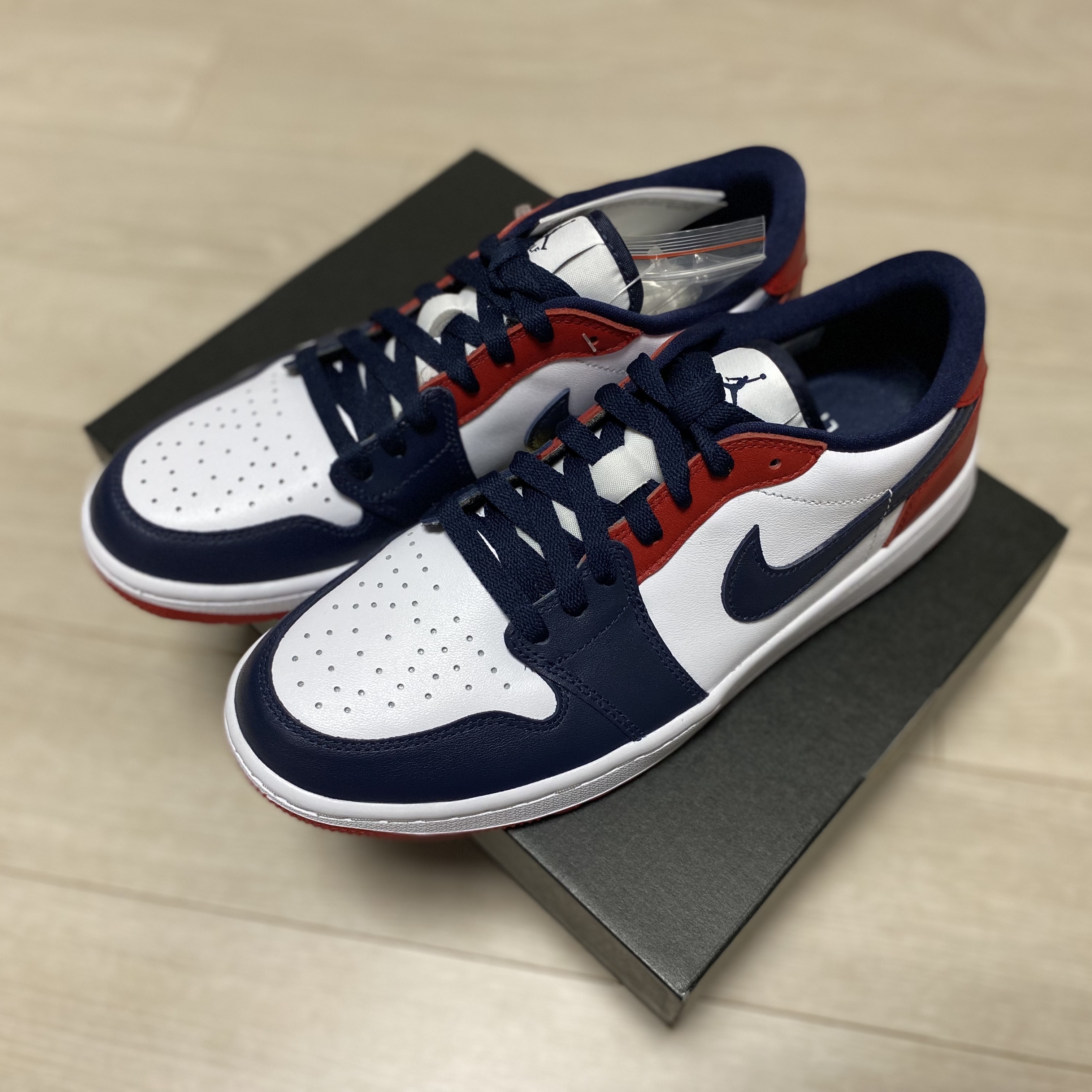 Jordan 1 Low Golf Obsidian Varsity Red 착용 스타일