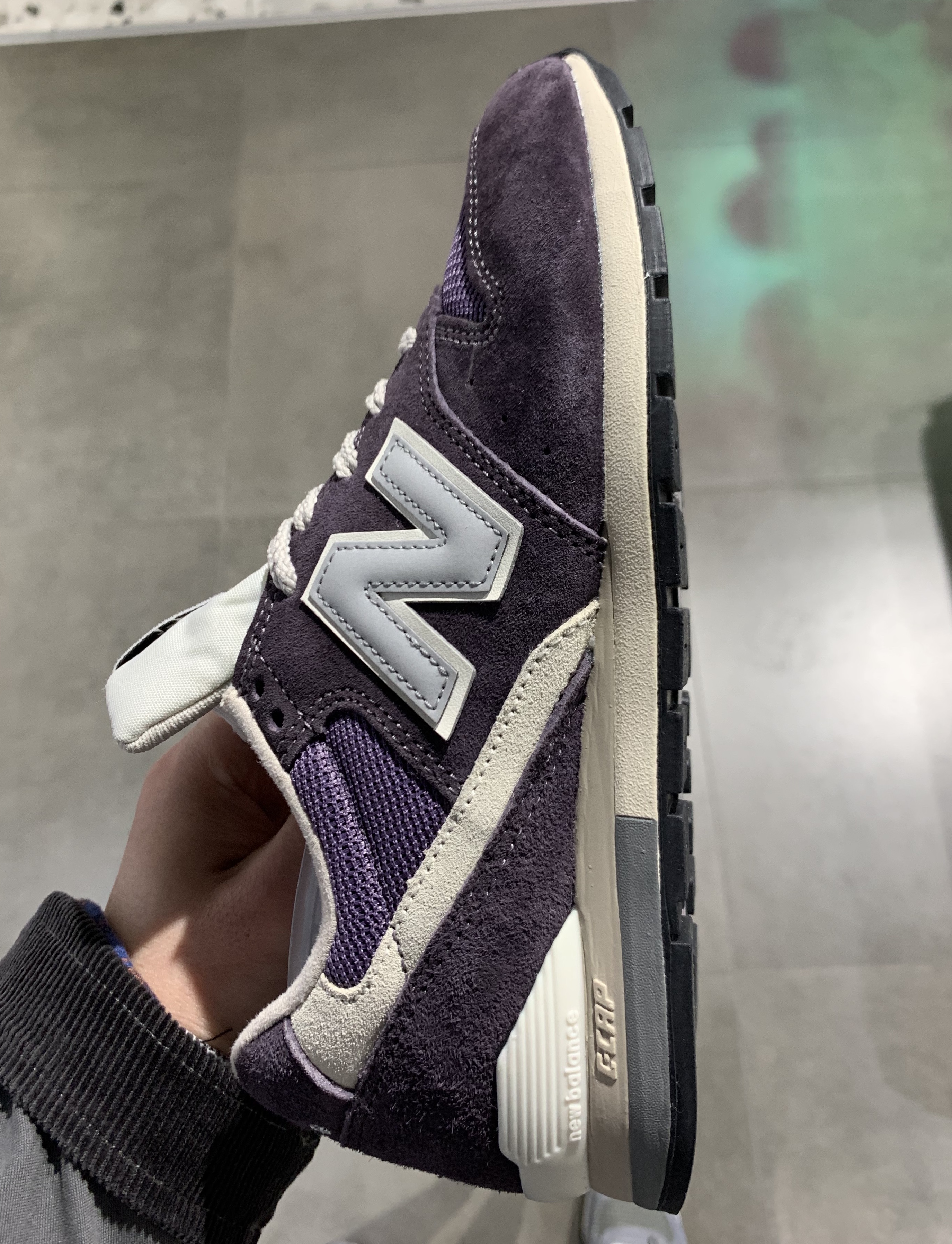 New Balance 996 Purple 착용 스타일
