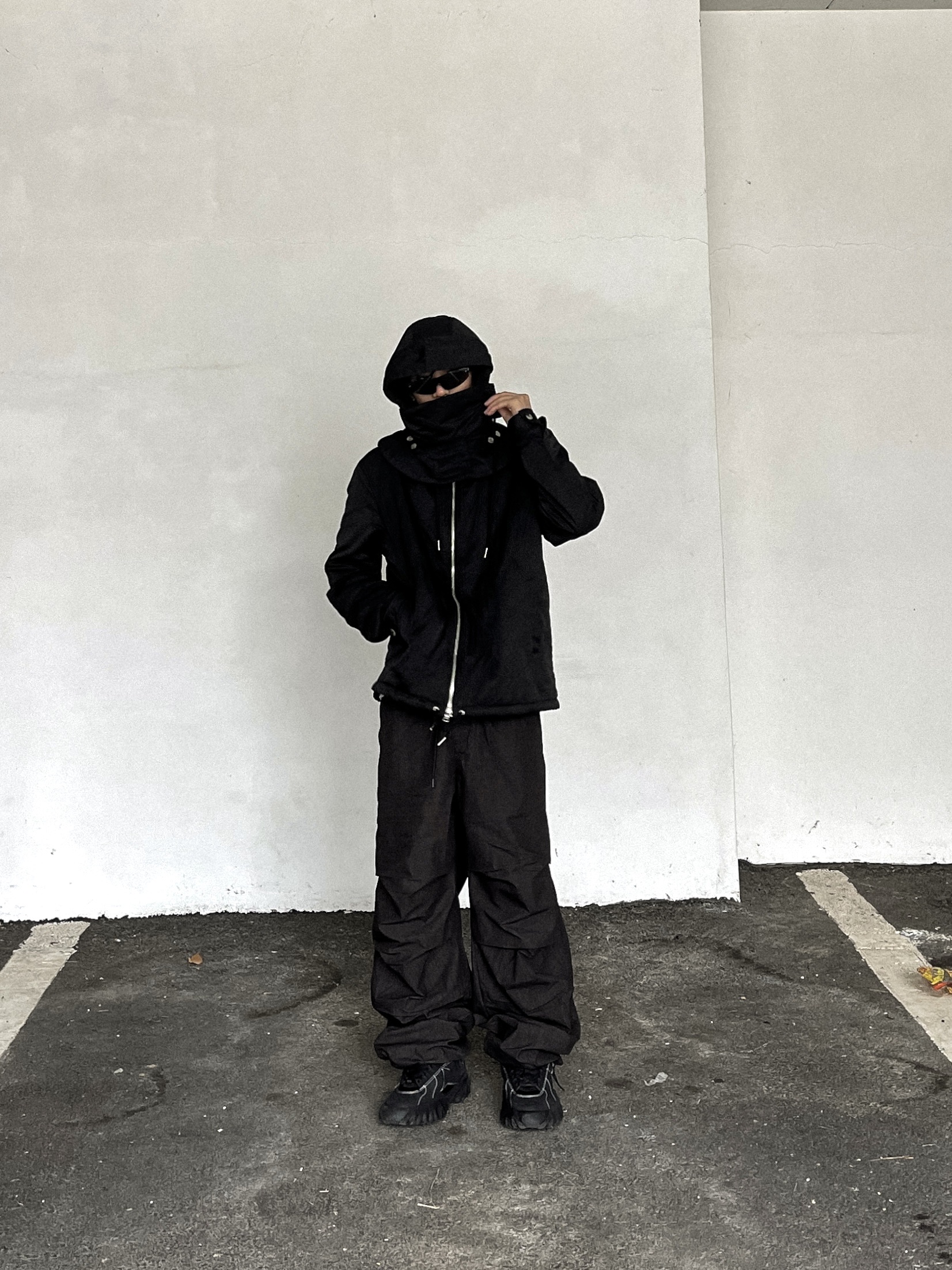 Oakley Factory Team x Brain Dead Chop Saw Black 착용 스타일 - 1