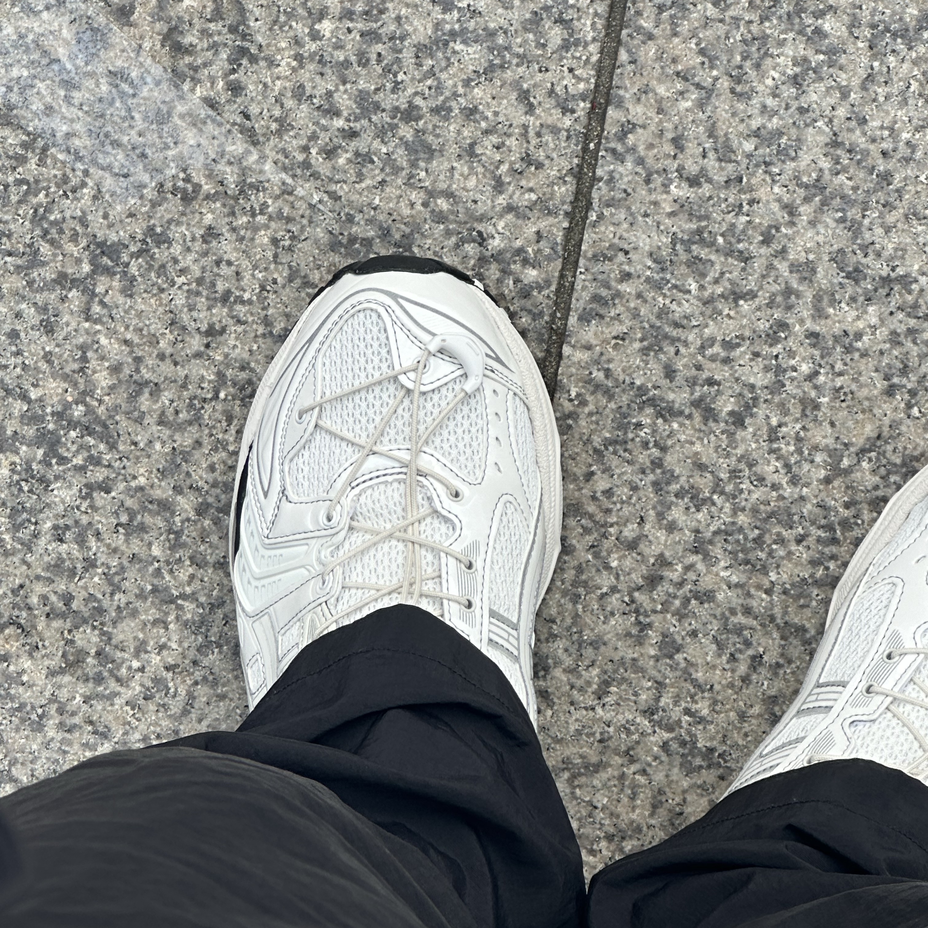 Asics x Unaffected Gel-Kayano 14 Galaxy White 착용 스타일