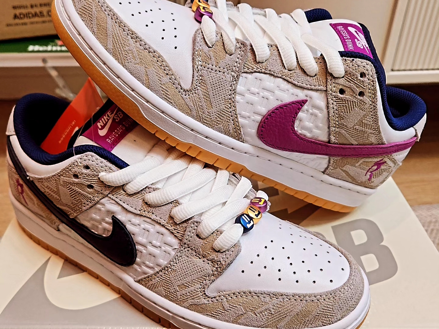 Nike x Rayssa Leal SB Dunk Low PRM Pure Platinum Vivid Purple 착용 스타일 - 3