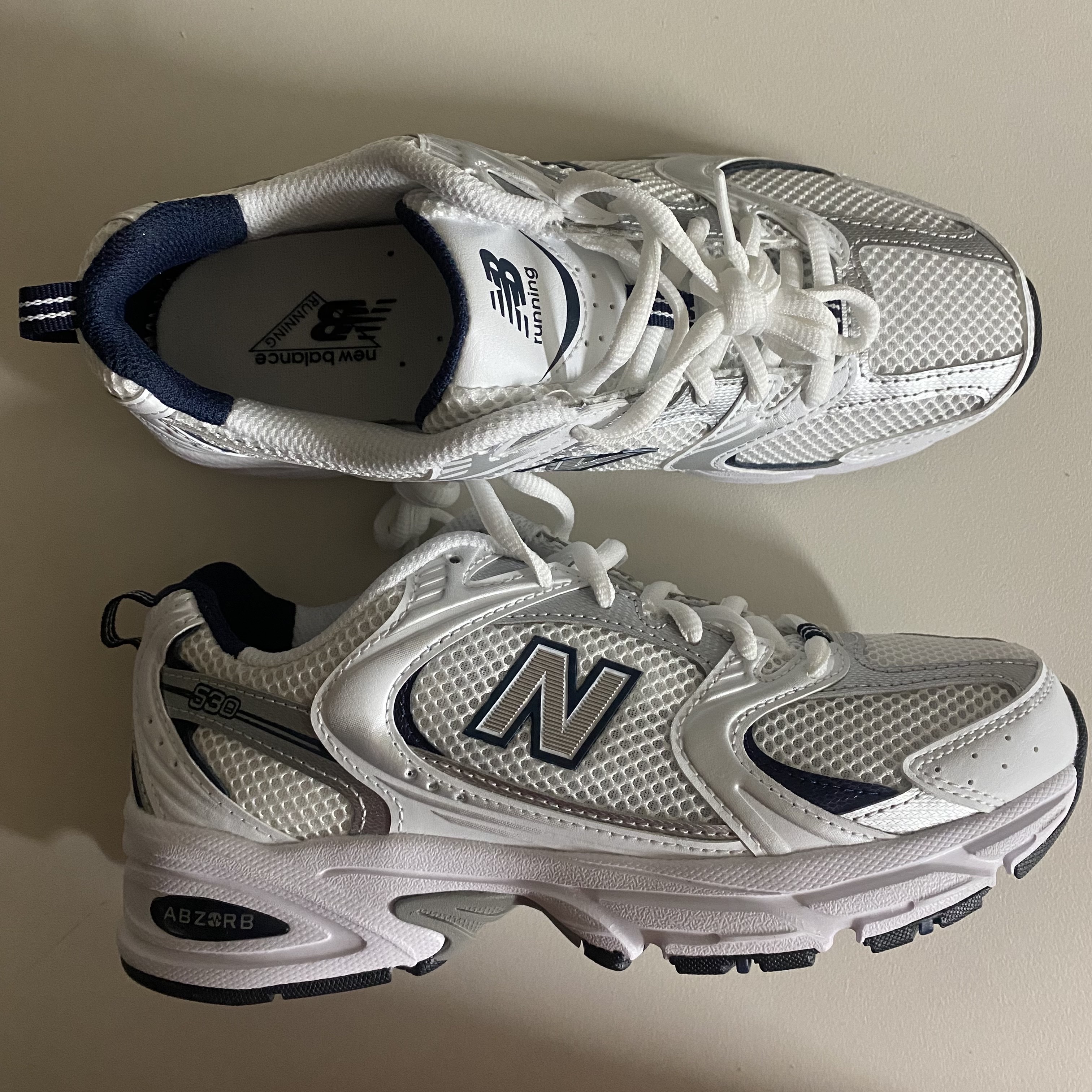 New Balance 530 White 착용 스타일