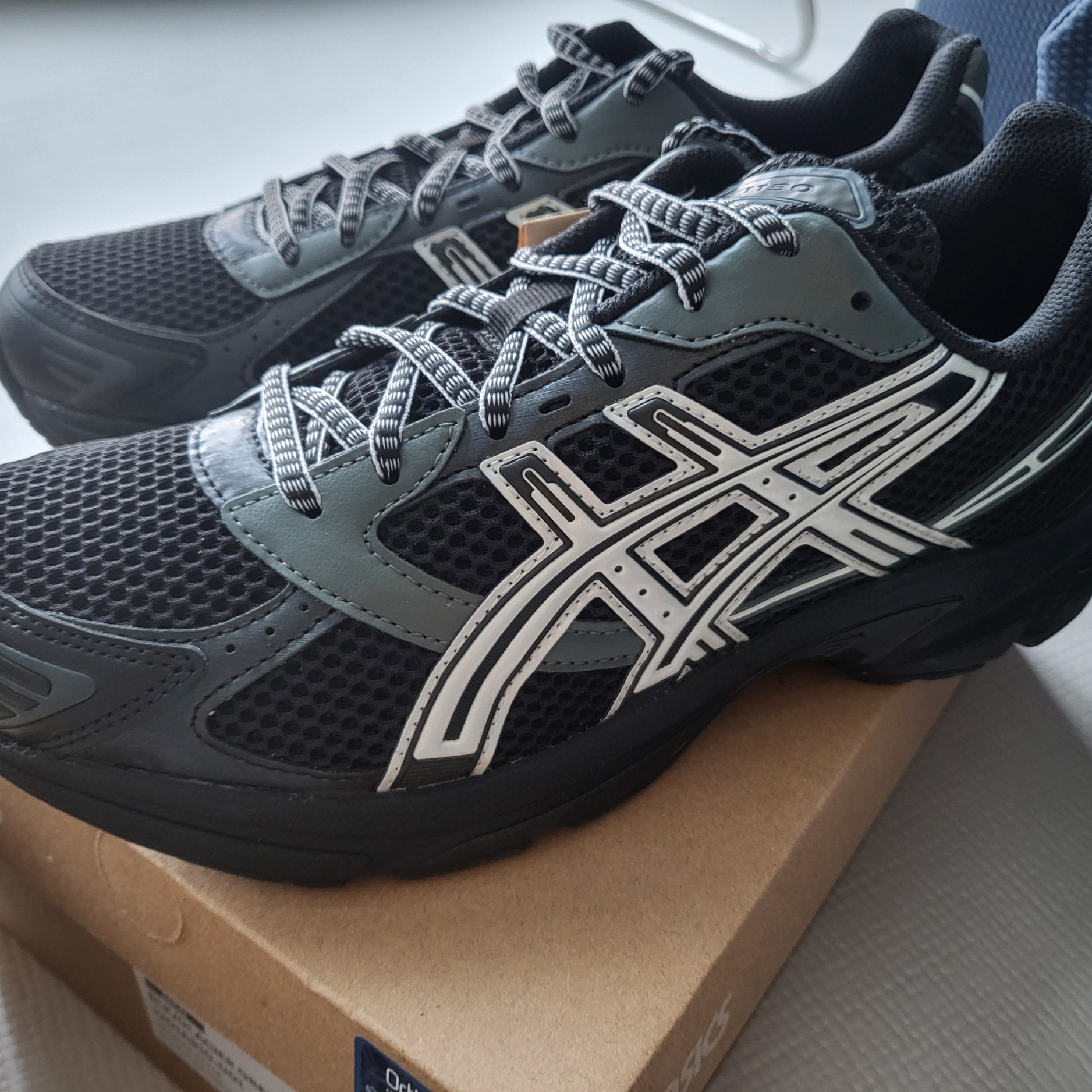Asics Gel-1130 Black Glacier Grey - Folder Exclusive 착용 스타일