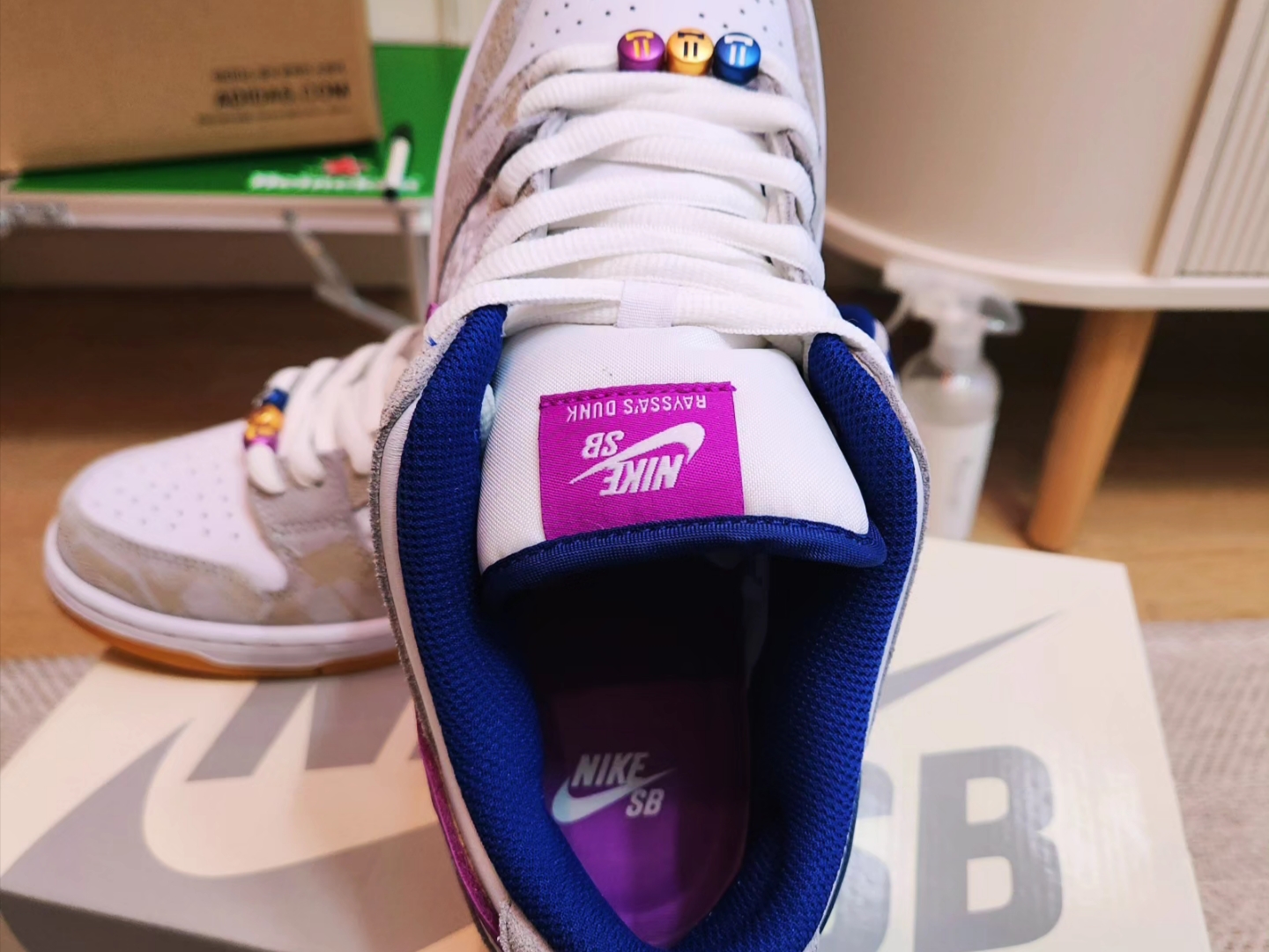 Nike x Rayssa Leal SB Dunk Low PRM Pure Platinum Vivid Purple 착용 스타일 - 4