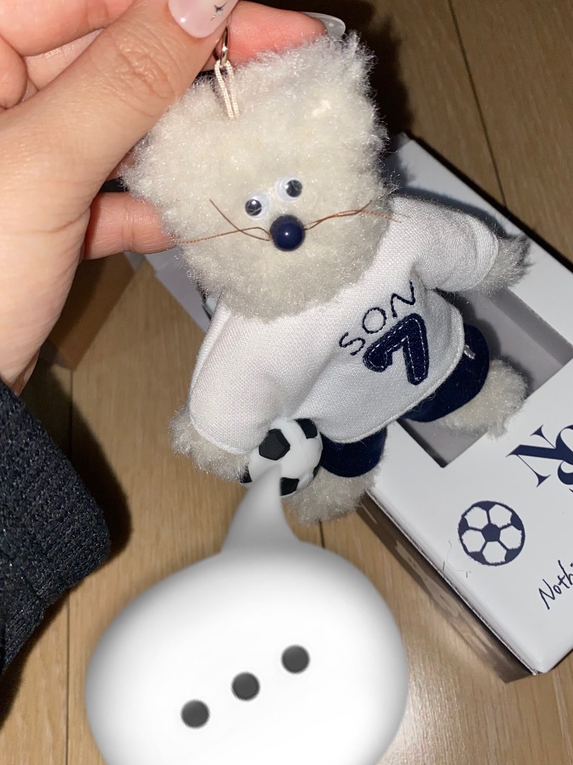 [예약 배송] NOS7 x Monamhee SON.hee Cream, Monamhee Creami Keyring Cream - KREAM Exclusive 착용 스타일 - 1