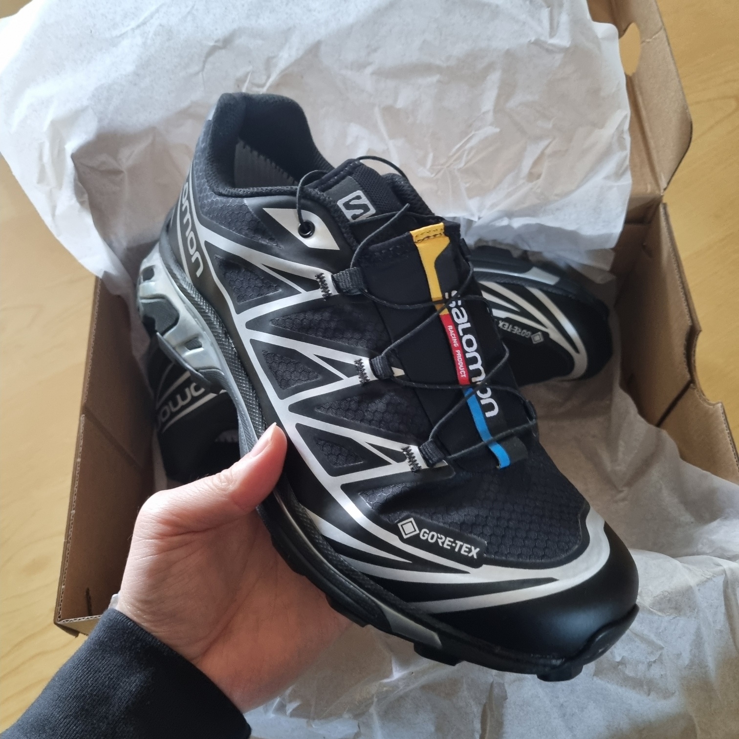Salomon XT-6 GTX Black Silver 착용 스타일 - 2