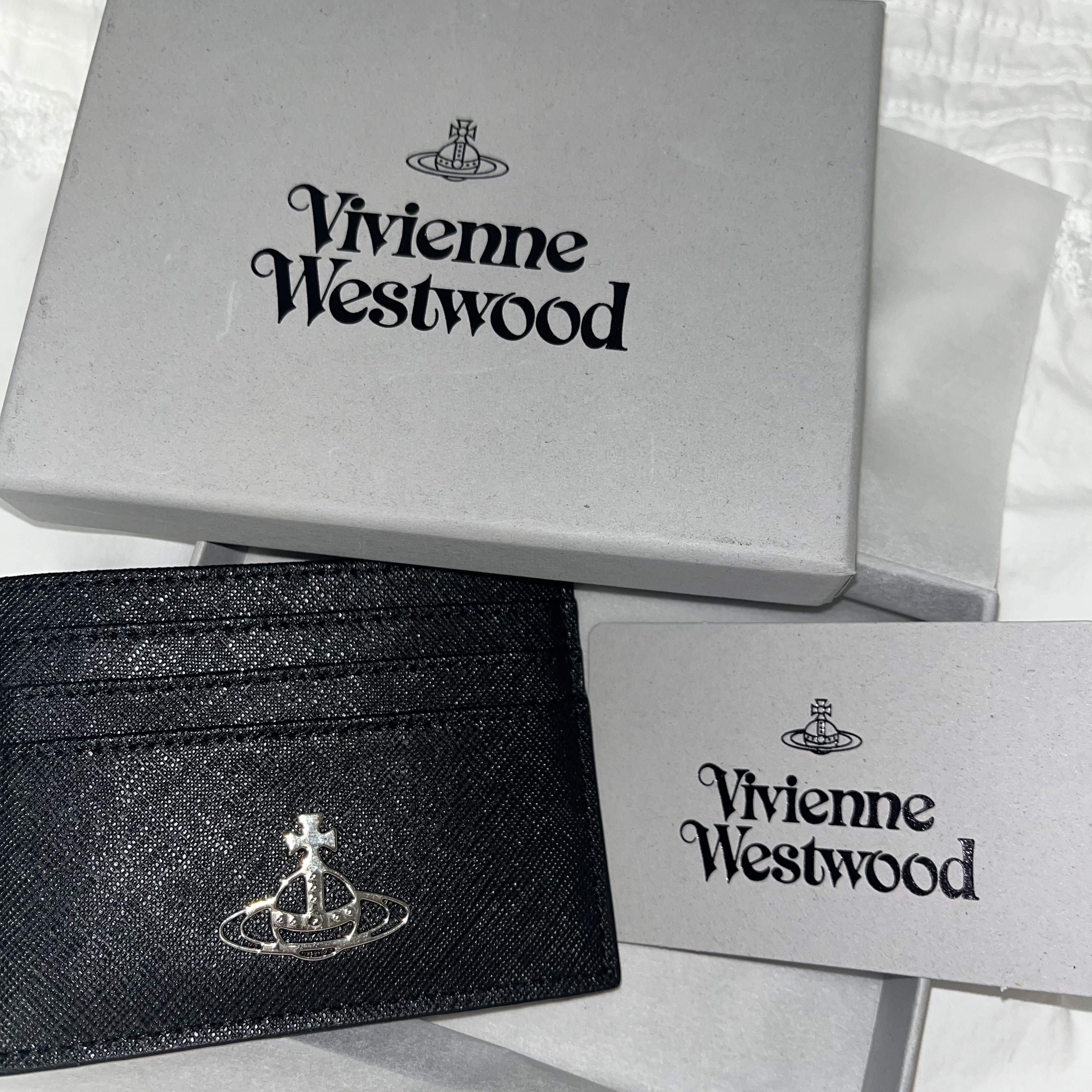 Vivienne Westwood Logo Card Holder Black 착용 스타일
