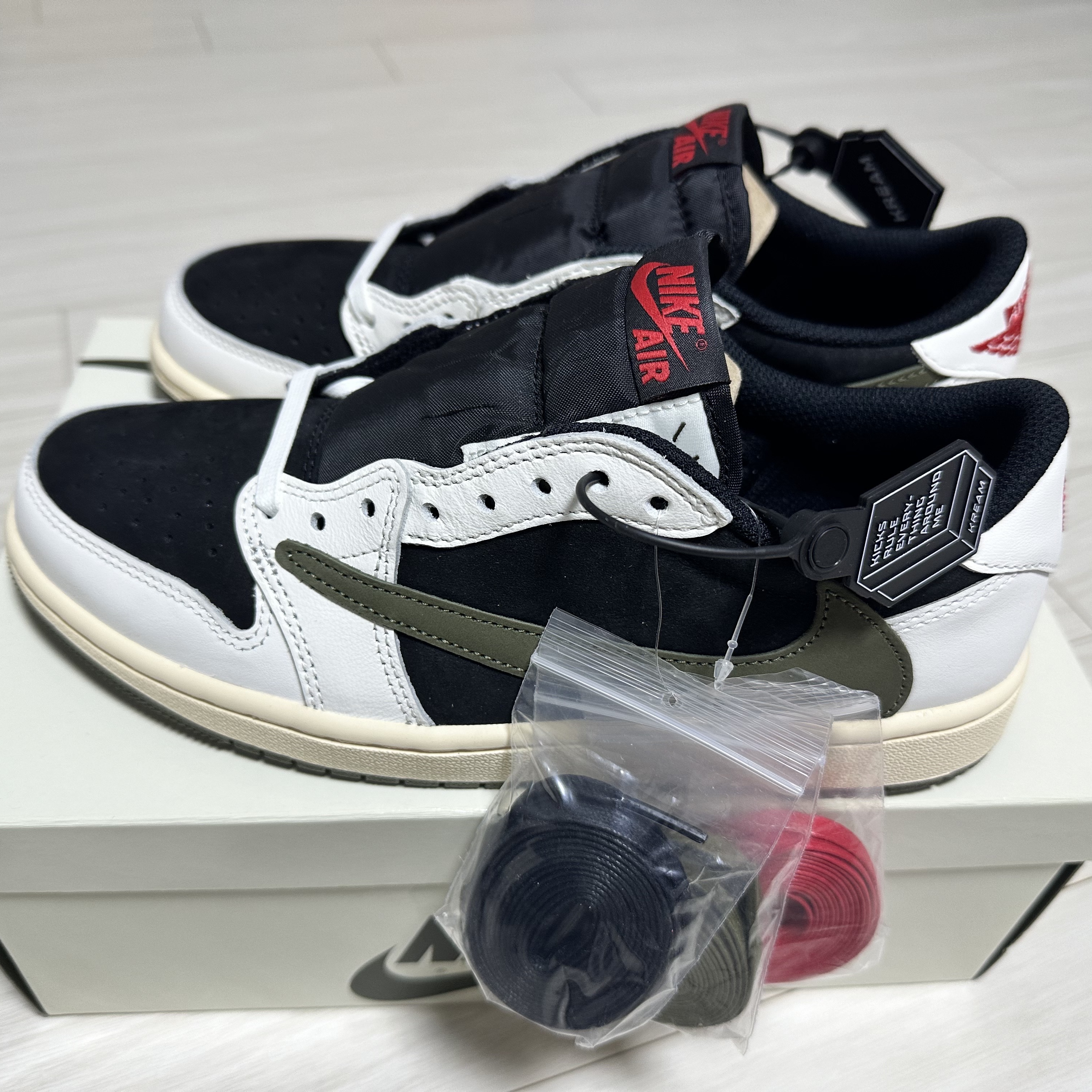 (W) Jordan 1 x Travis Scott Retro Low OG SP Medium Olive 착용 스타일