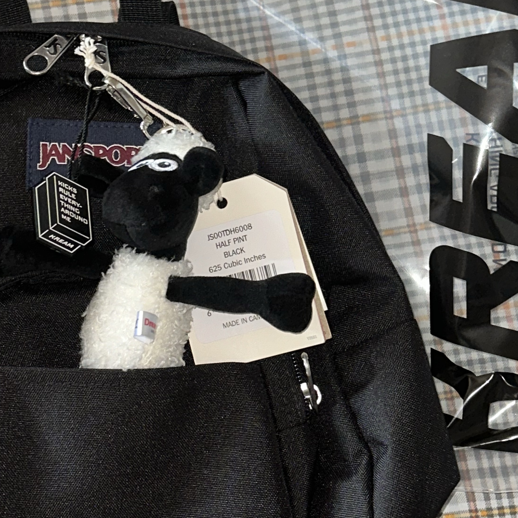 Jansport Half Pint Mini Backpack Black 착용 스타일 - 2