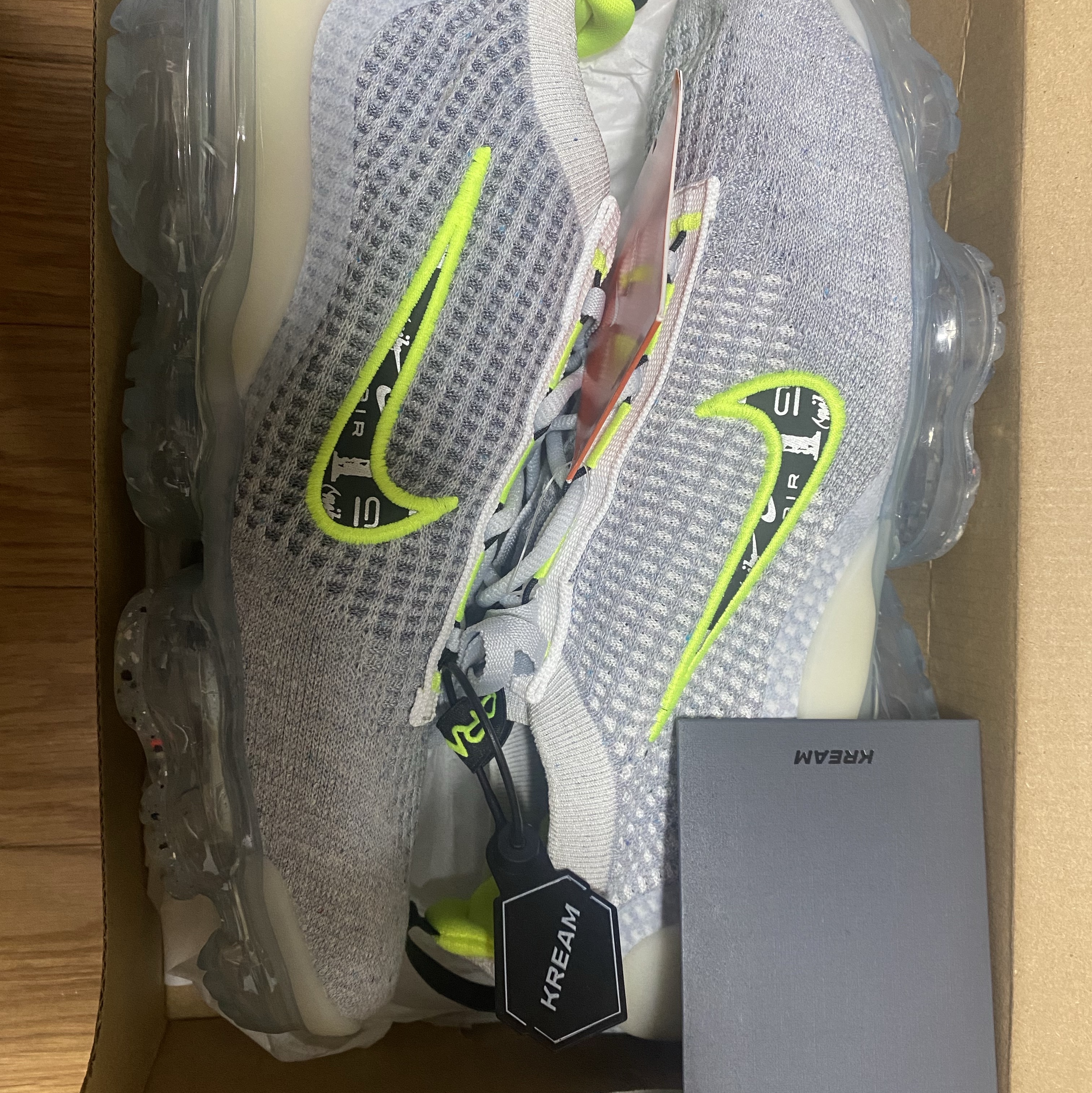 Nike Air VaporMax 2021 Flyknit Wolf Grey 착용 스타일