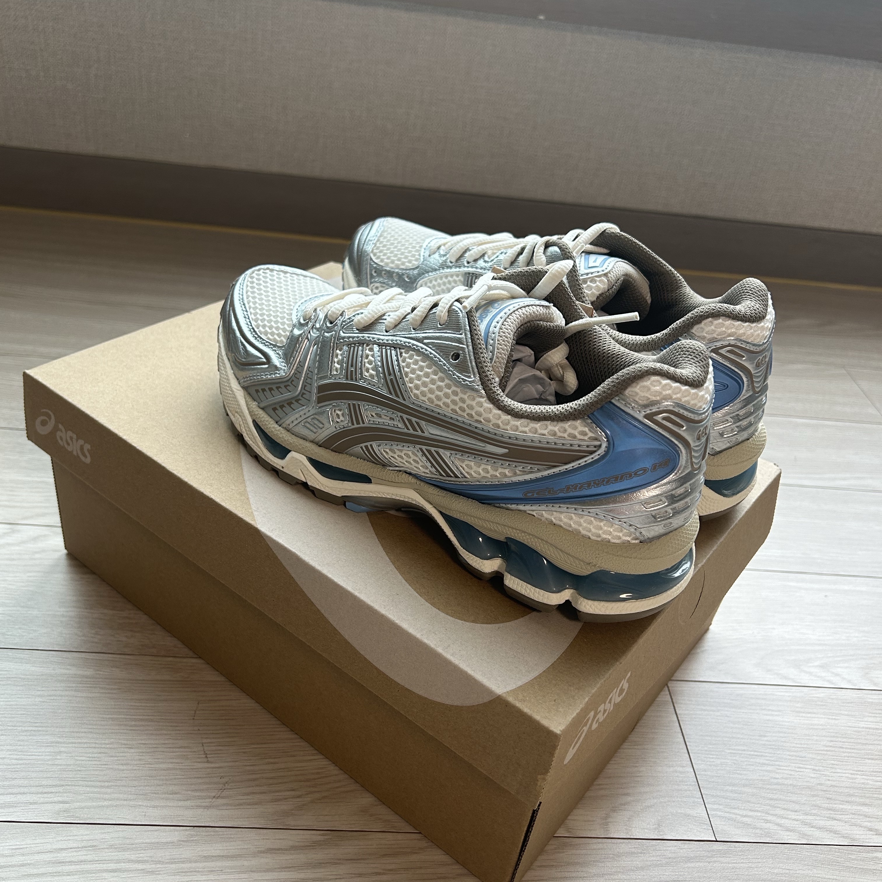 (W) Asics Gel-Kayano 14 Cream Pepper 착용 스타일