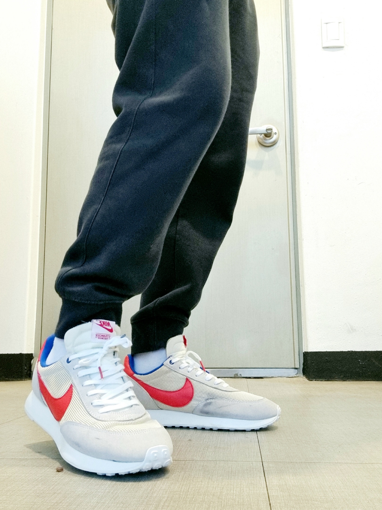 Nike x Stranger Things Tailwind 79 Independence Day Pack 착용 스타일 - 2