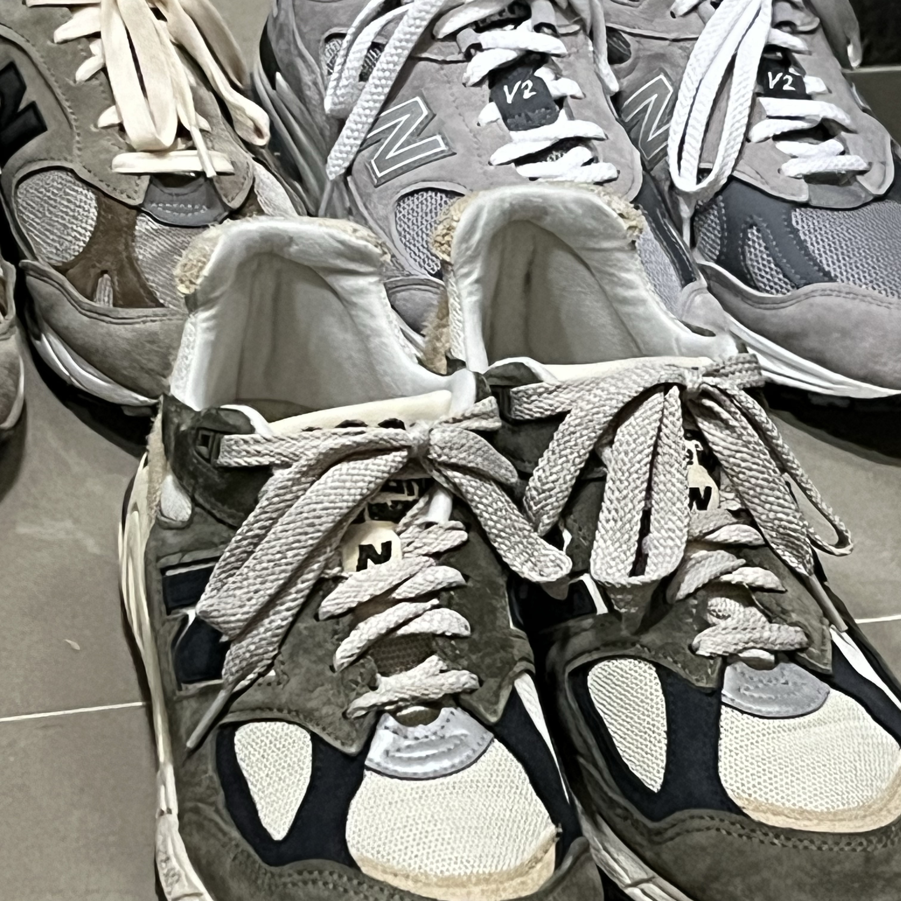 New Balance 991v2 Made in UK Rock Ridge Alloy Silver, New Balance x JJJJound 991 Made in UK Grey 착용 스타일 - 1
