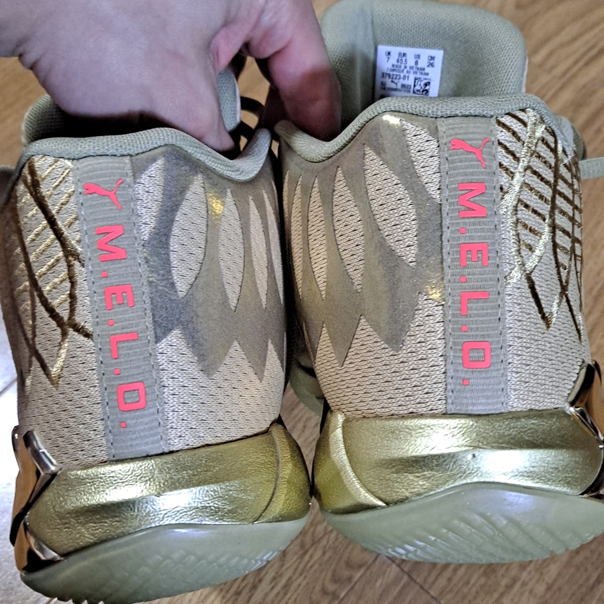 Puma MB.01 Lamelo Ball Golden Child Metallic Gold Fiery Coral 착용 스타일 - 4
