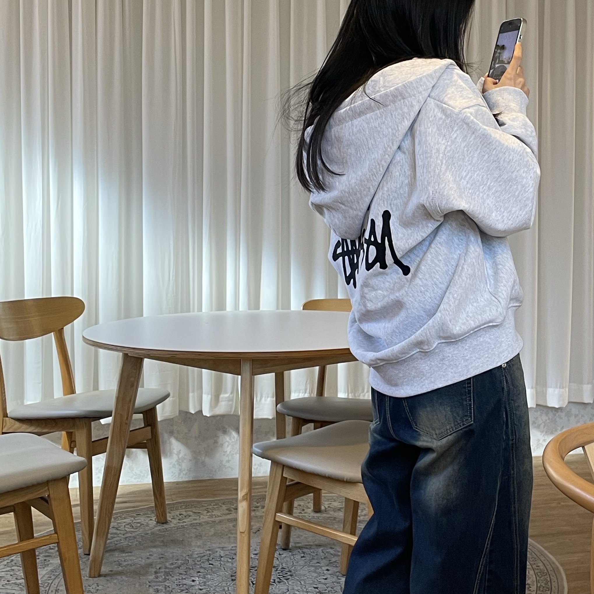 Stussy Basic Stussy Zip Hoodie Ash Heather 2023 착용 스타일 - 1