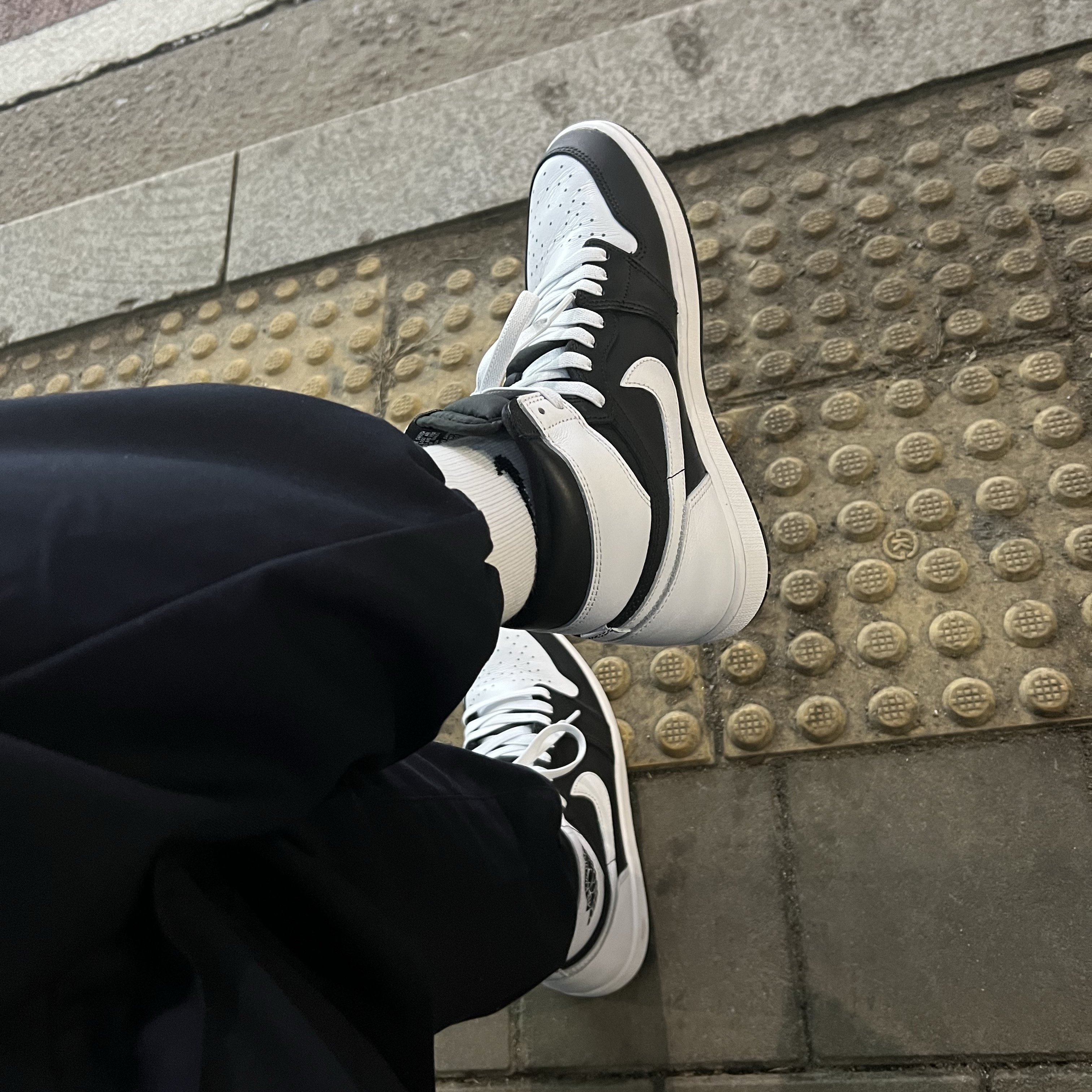 Jordan 1 Retro High OG Black White 착용 스타일