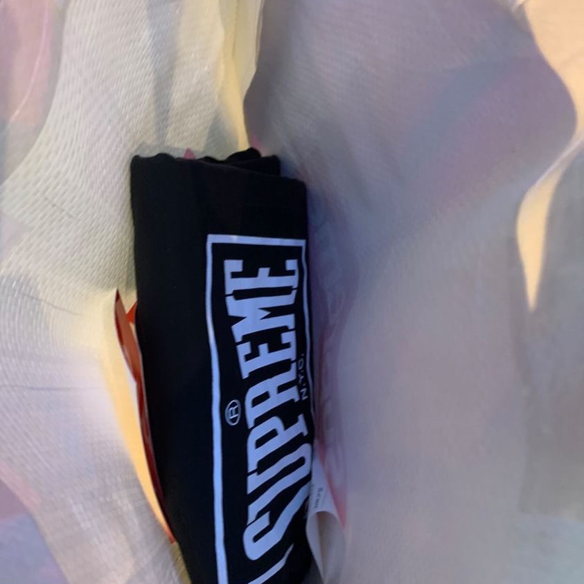 Supreme Warm Up T-Shirt Black - 23FW 착용 스타일