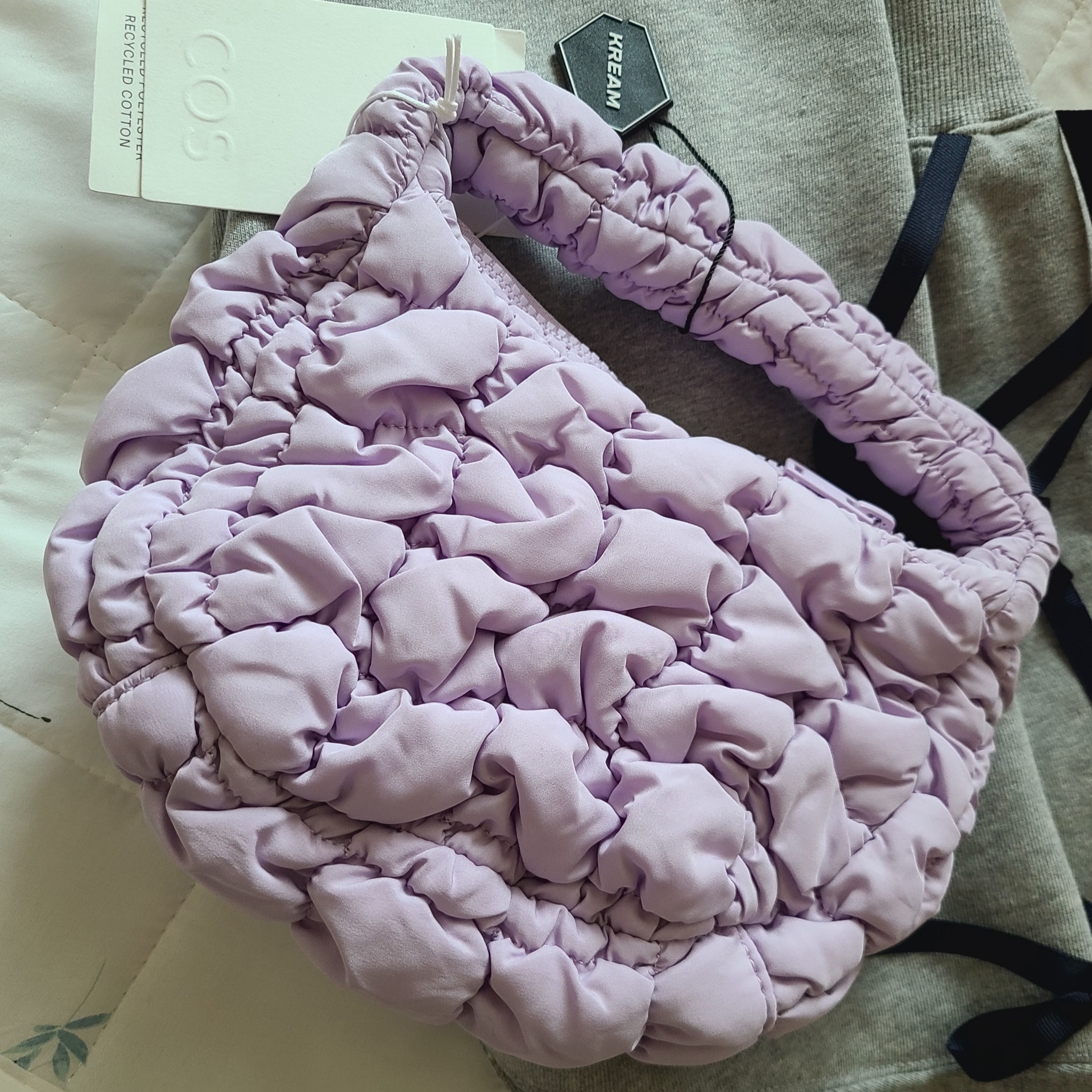 COS Quilted Micro Bag Purple 착용 스타일