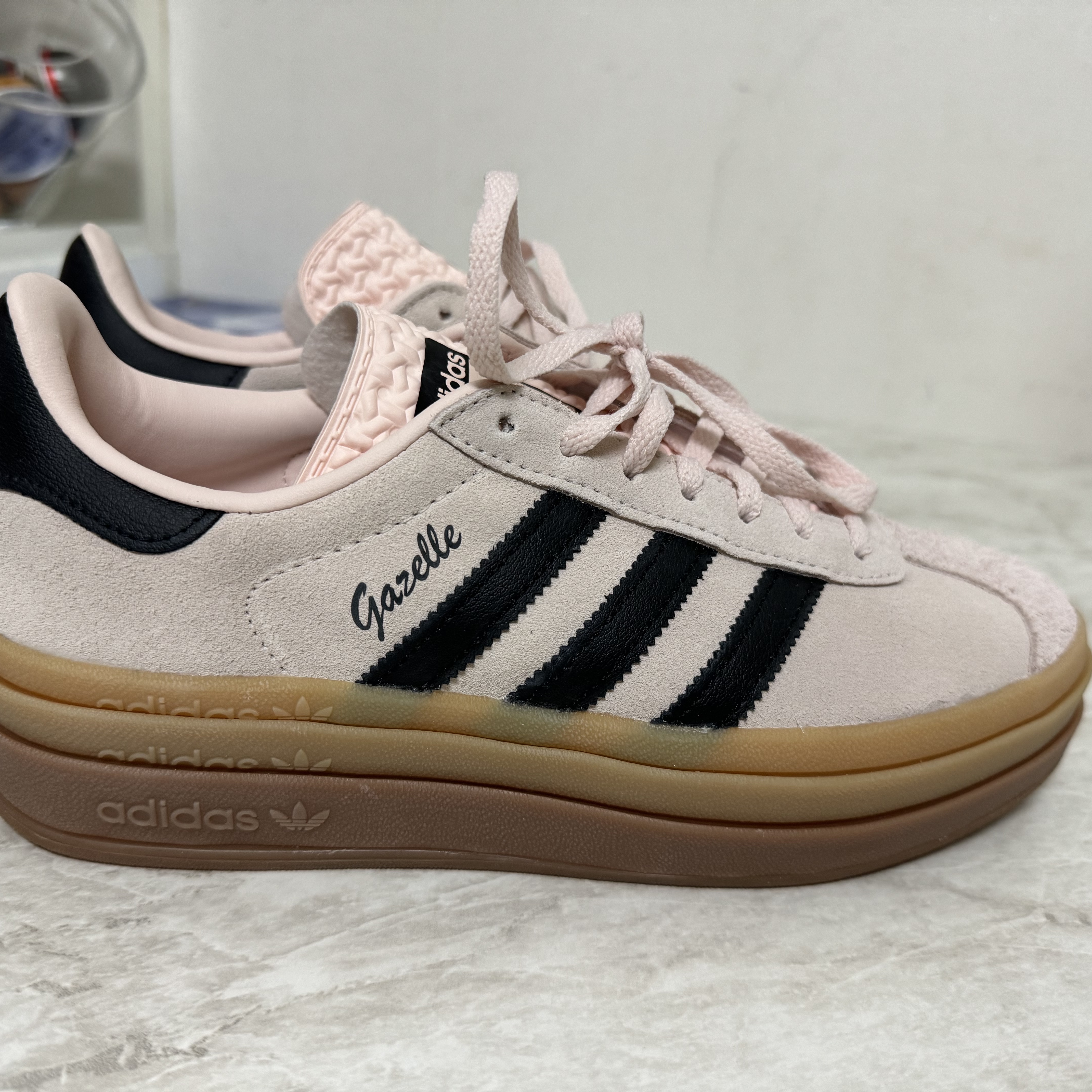 (W) Adidas Gazelle Bold Wonder Quartz Core Black 착용 스타일 - 1